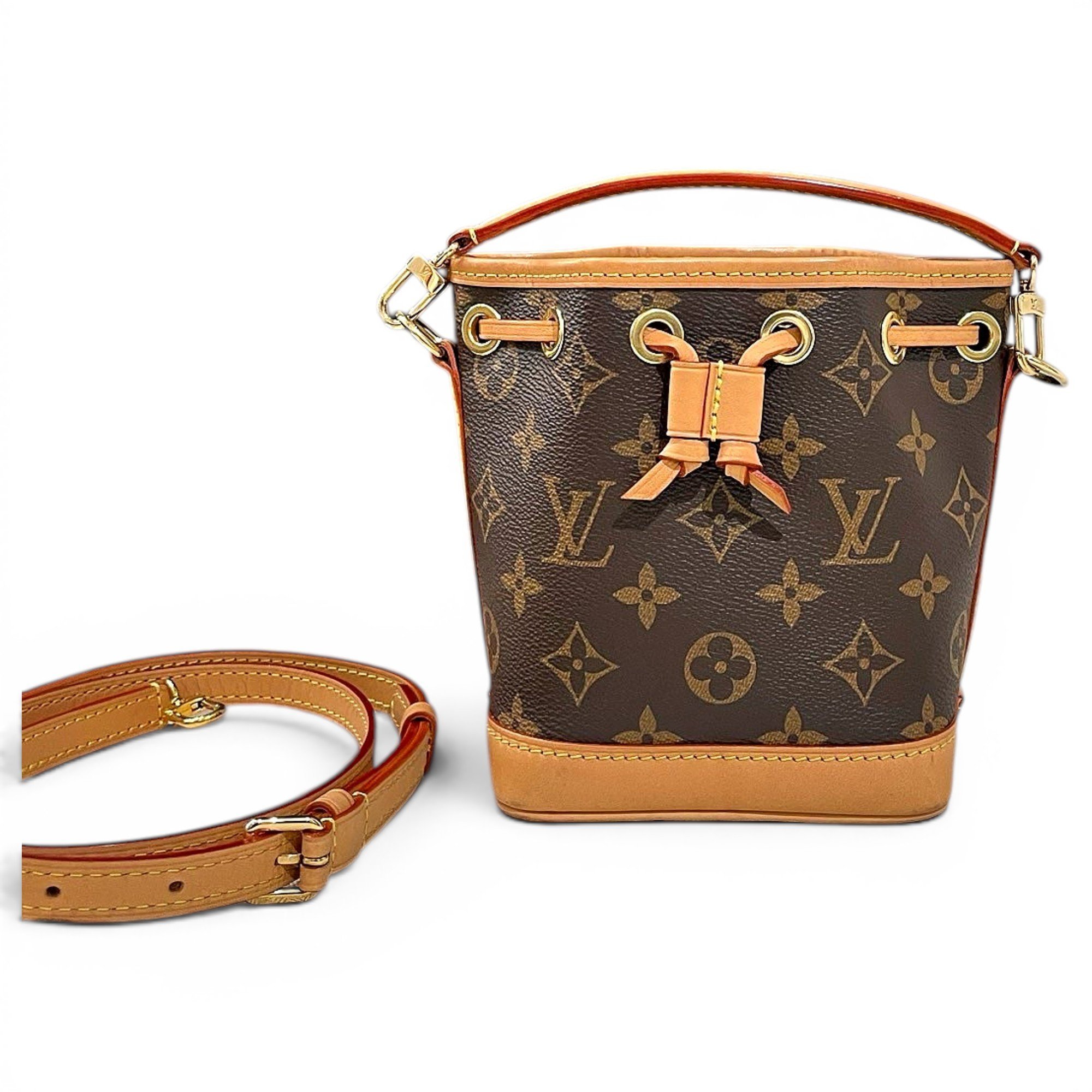 Nano Noé leather handbag