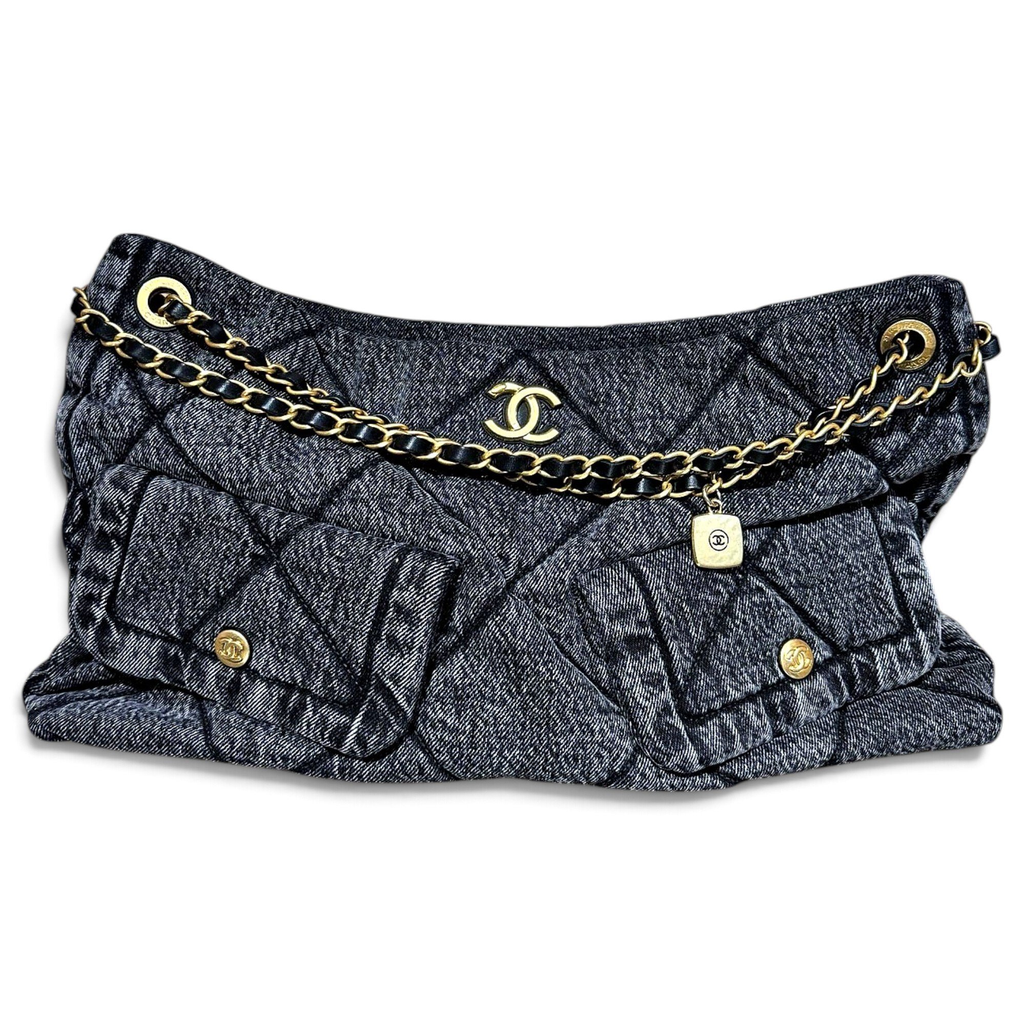Chanel 22 handbag