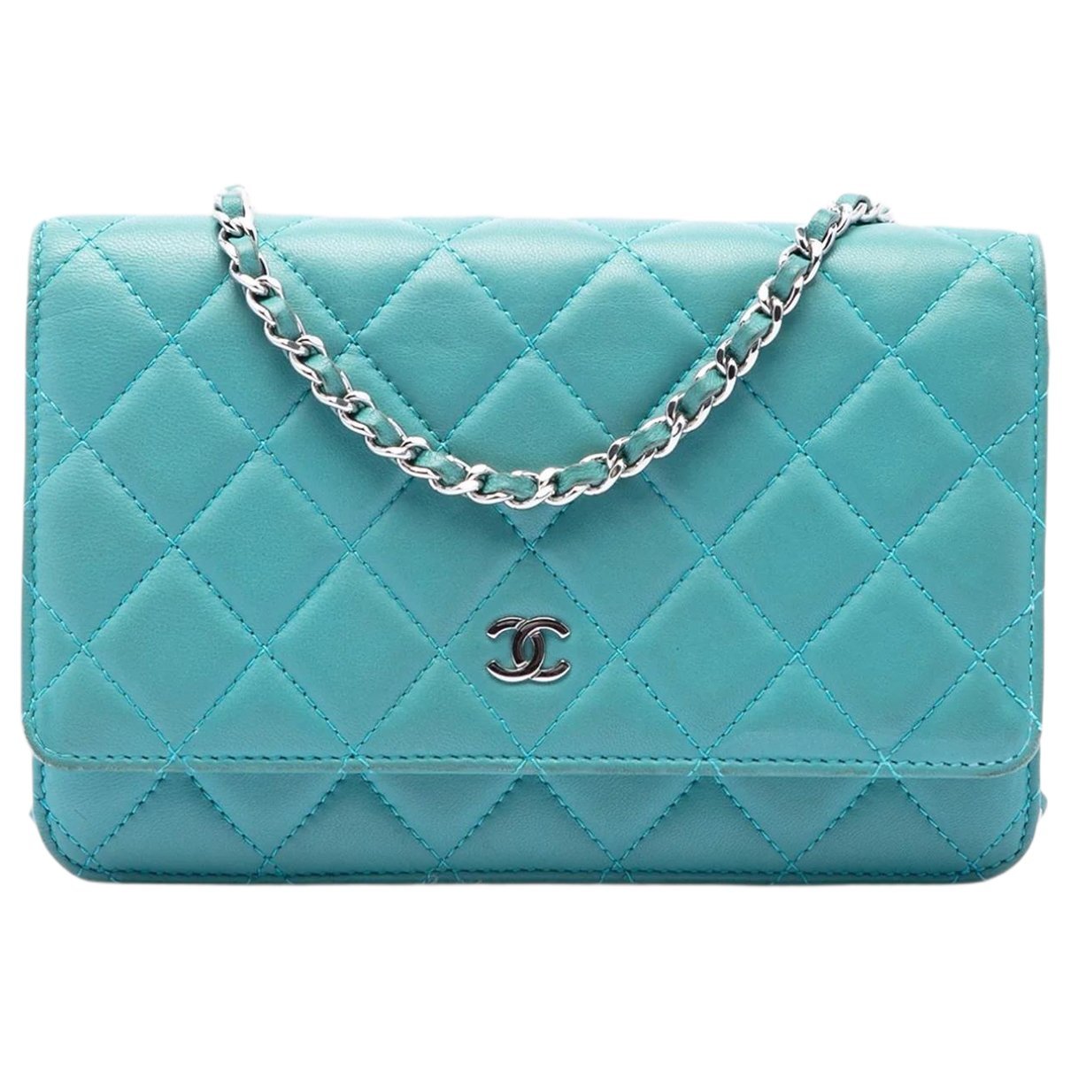 Wallet On Chain leather crossbody bag
