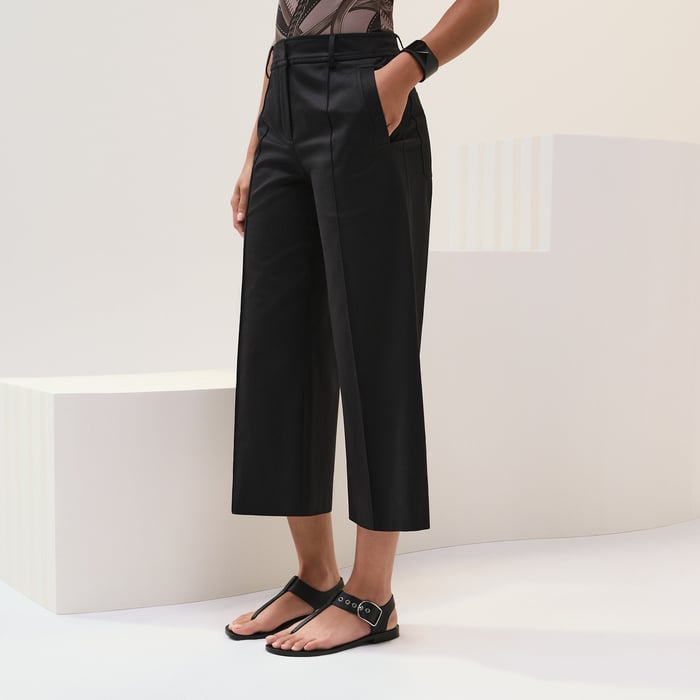 Noir Cropped Pants