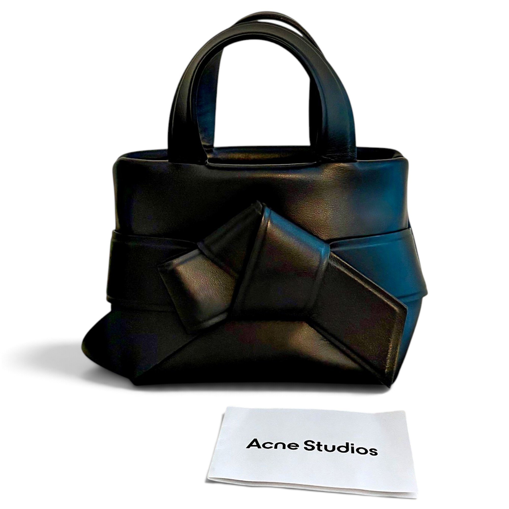Musubi leather handbag