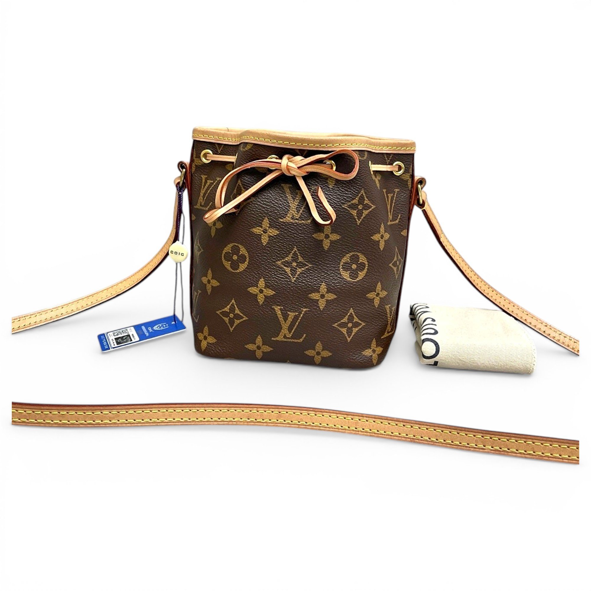 Nano Noé leather handbag
