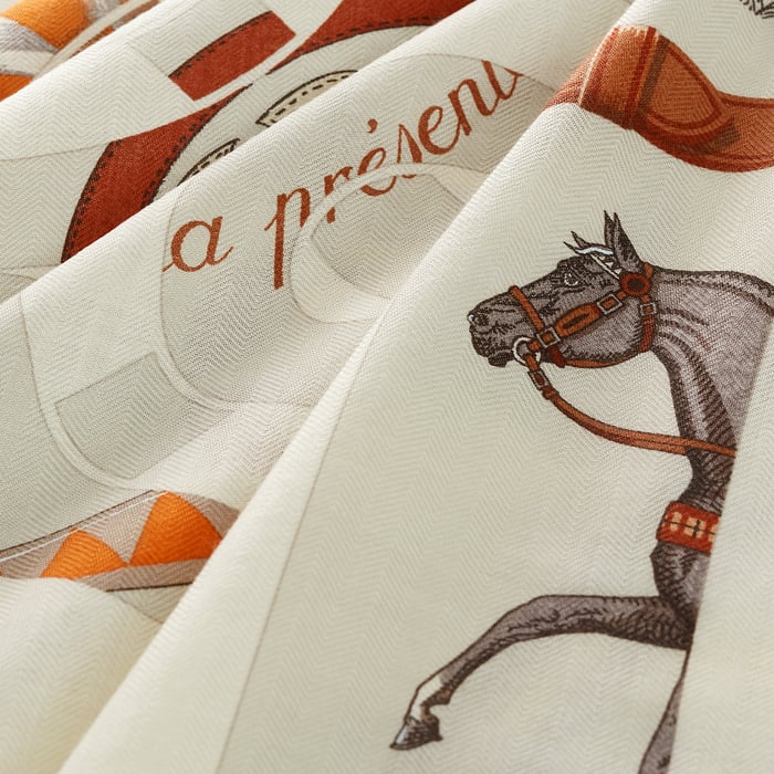 Eperon d'Or Et Tenues De Jour Shawl 140
