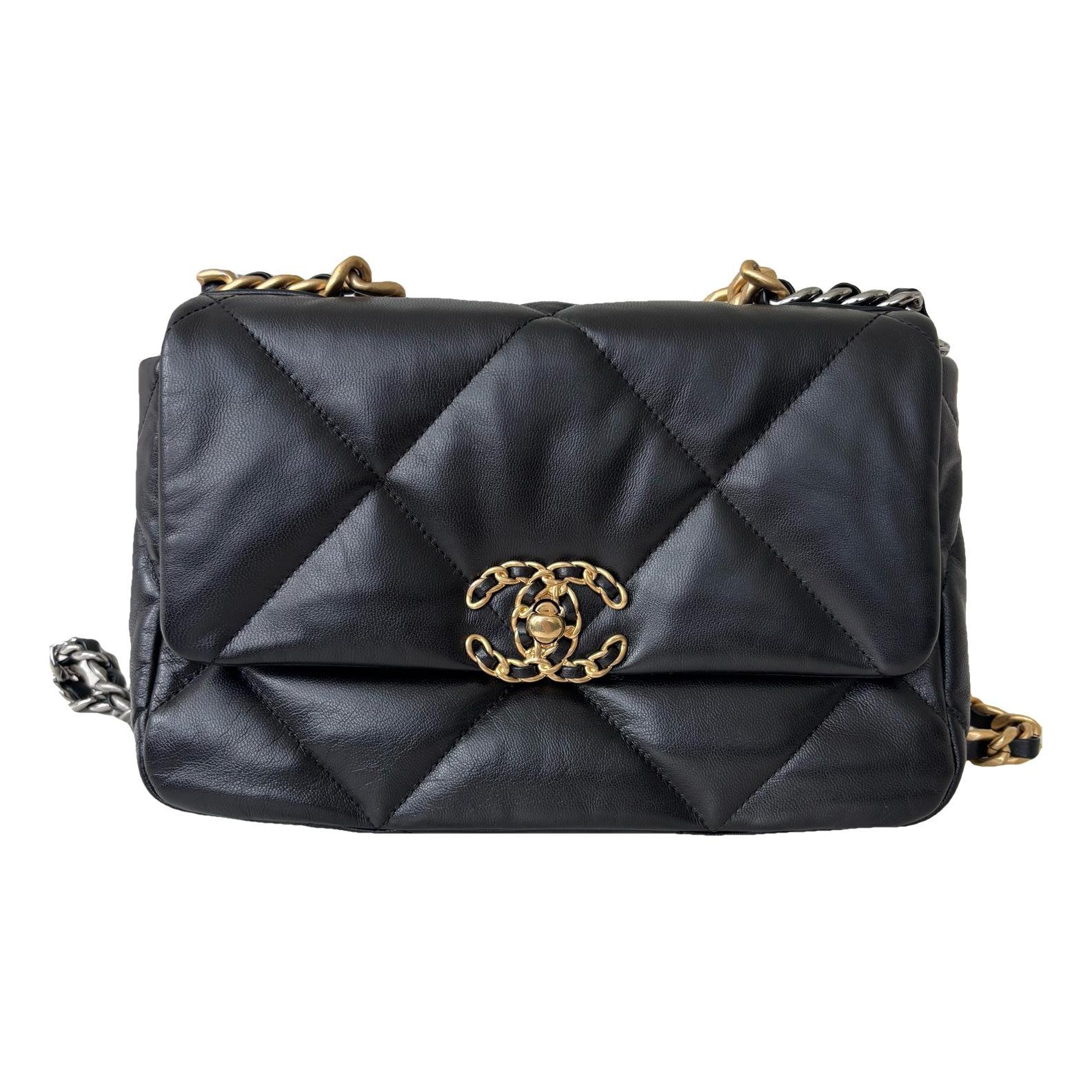 Chanel 19 leather handbag