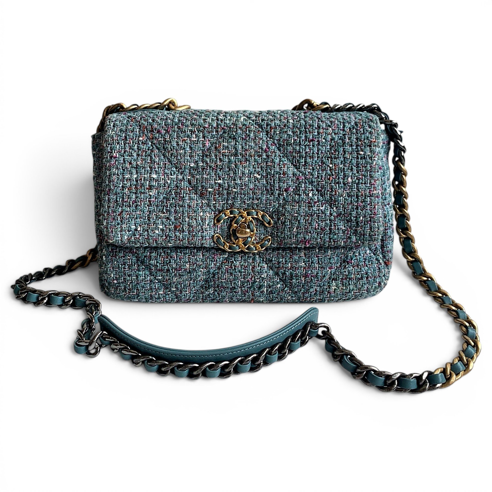 Chanel 19 tweed handbag