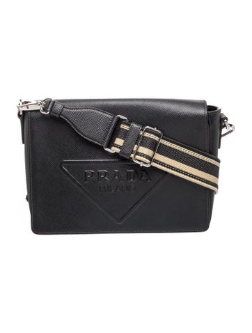 Saffiano Cuir Leather Triangle Logo Medium