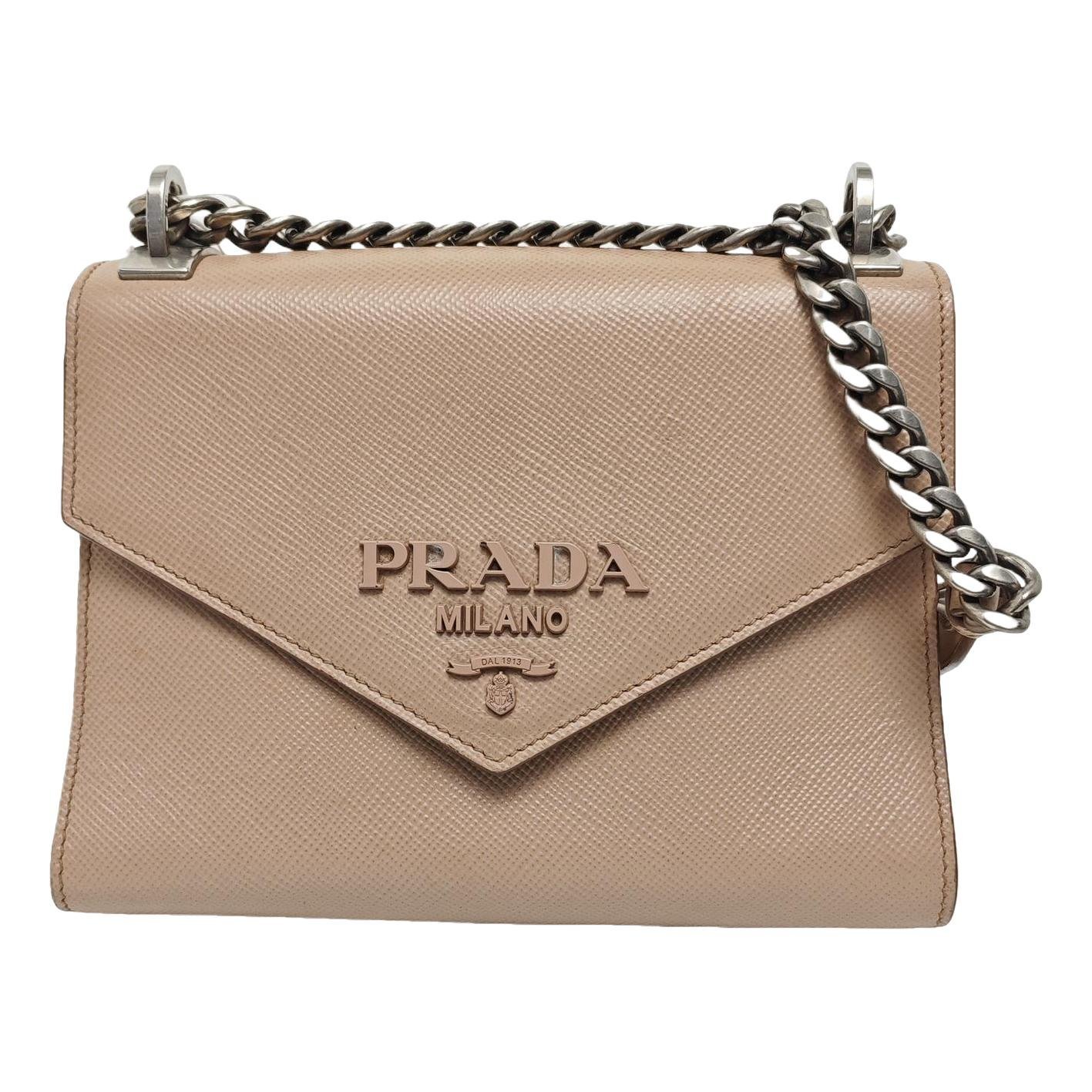 Monochrome leather handbag