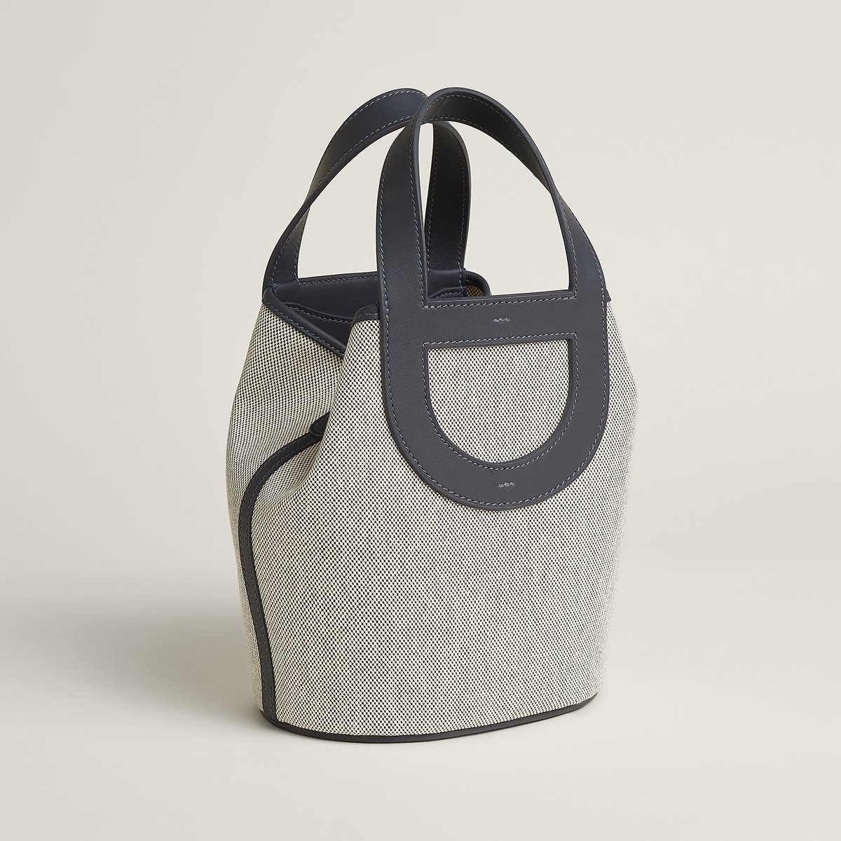 Hermès In-the-Loop 18 백