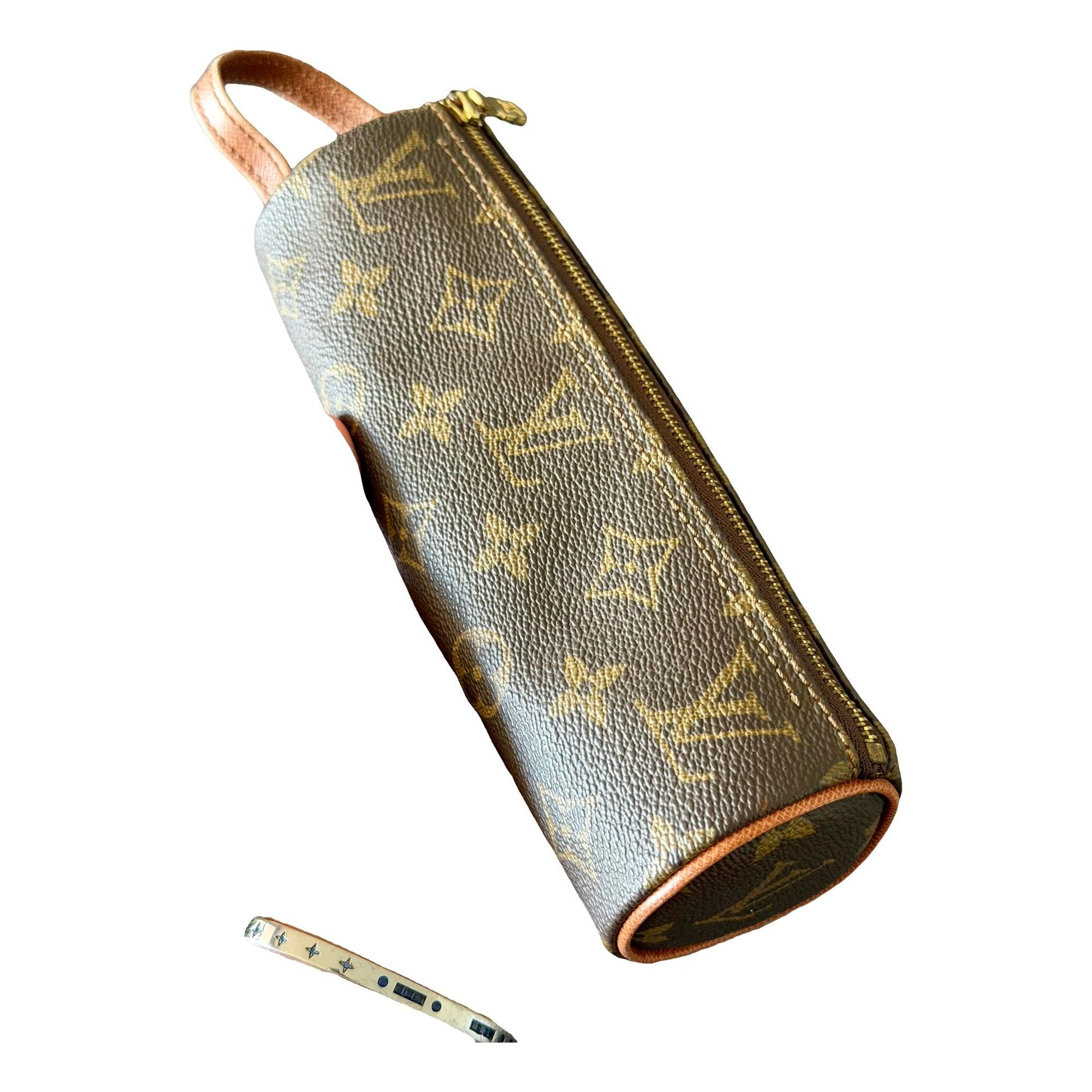 Leather clutch bag