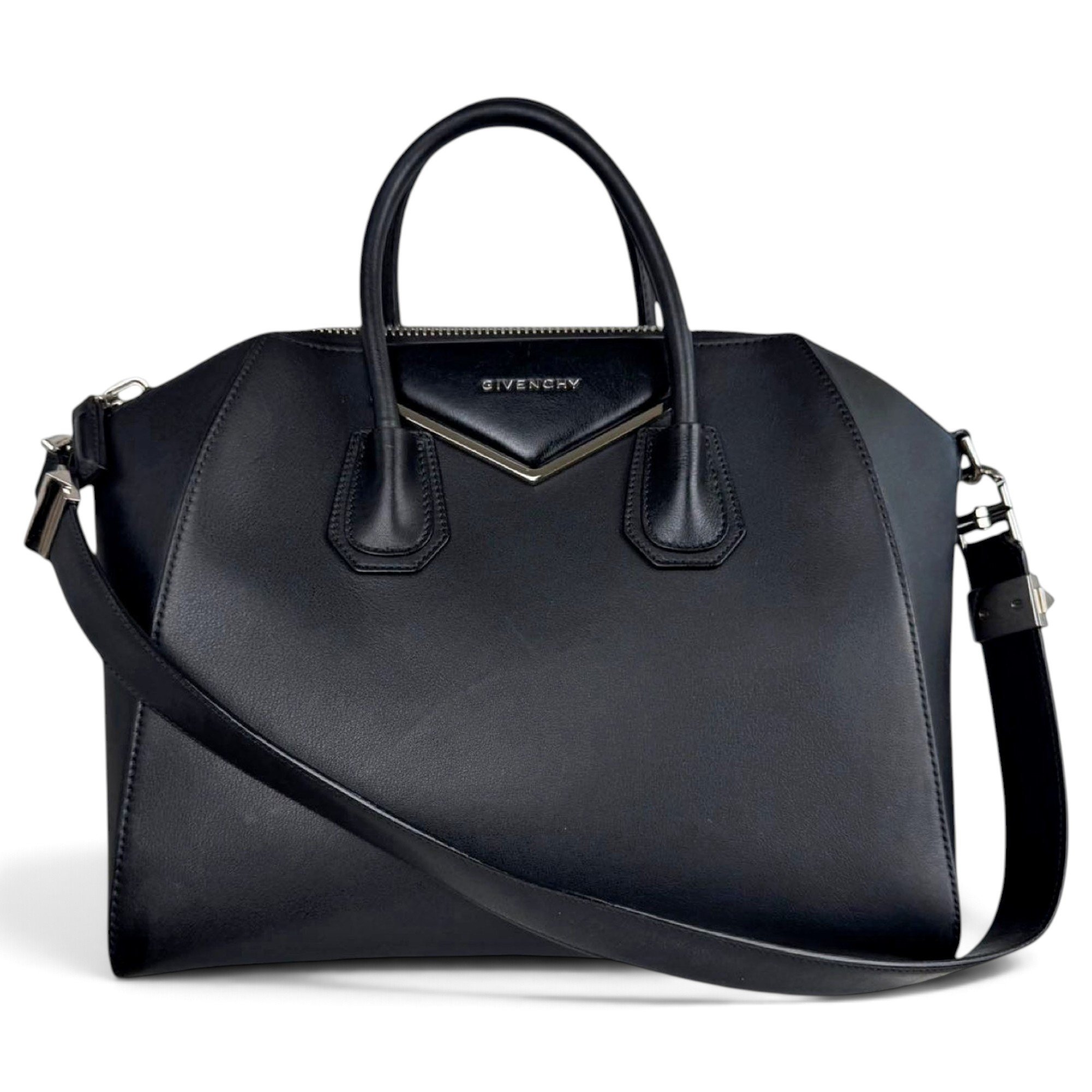 Antigona leather handbag