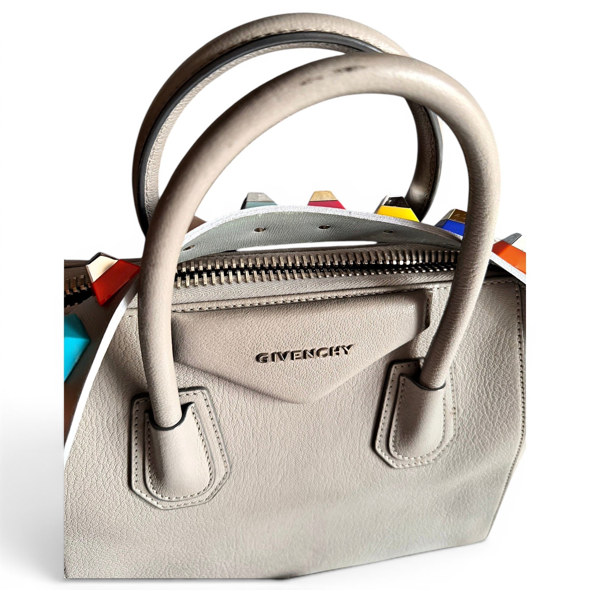 Antigona leather handbag