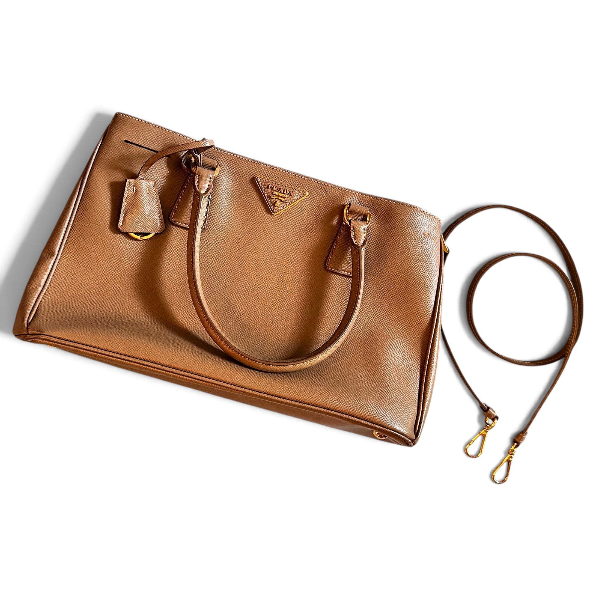 Bibliothèque leather tote