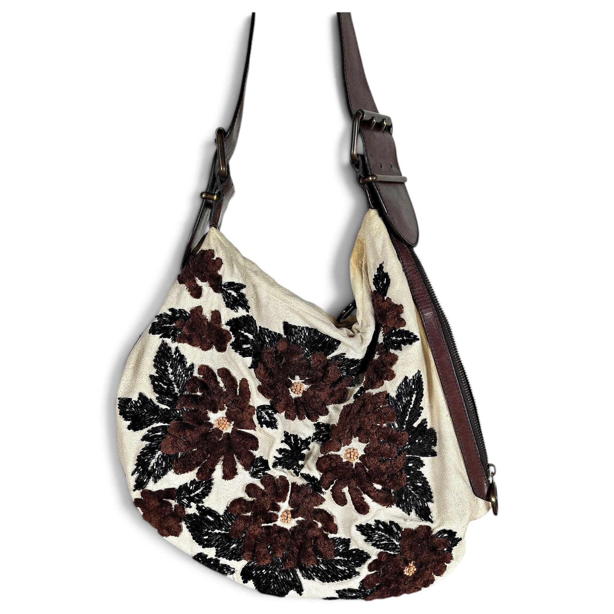 Oyster cloth handbag