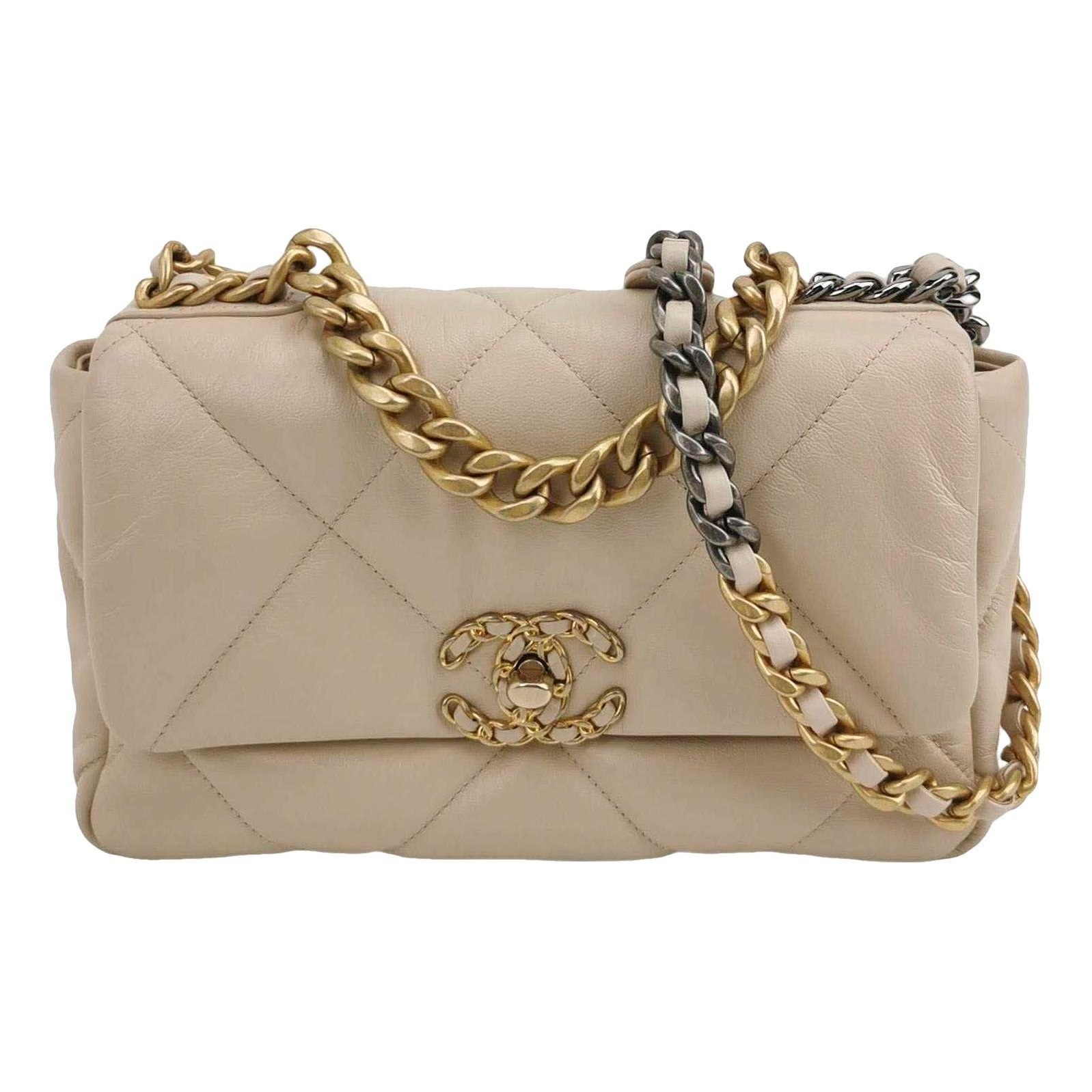 Chanel 19 leather handbag