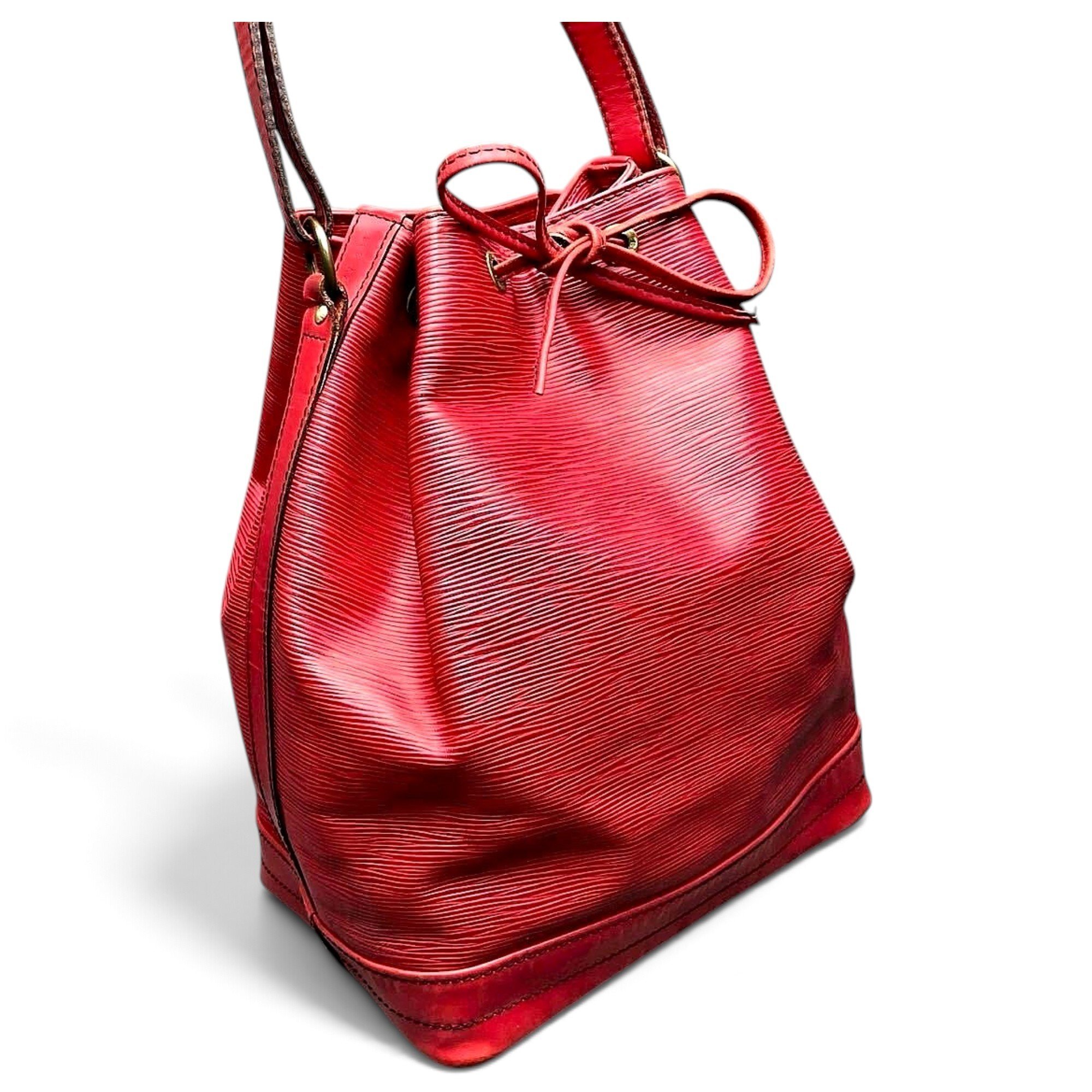 Noé leather handbag