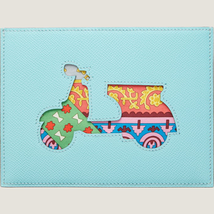 Random Passport Holder