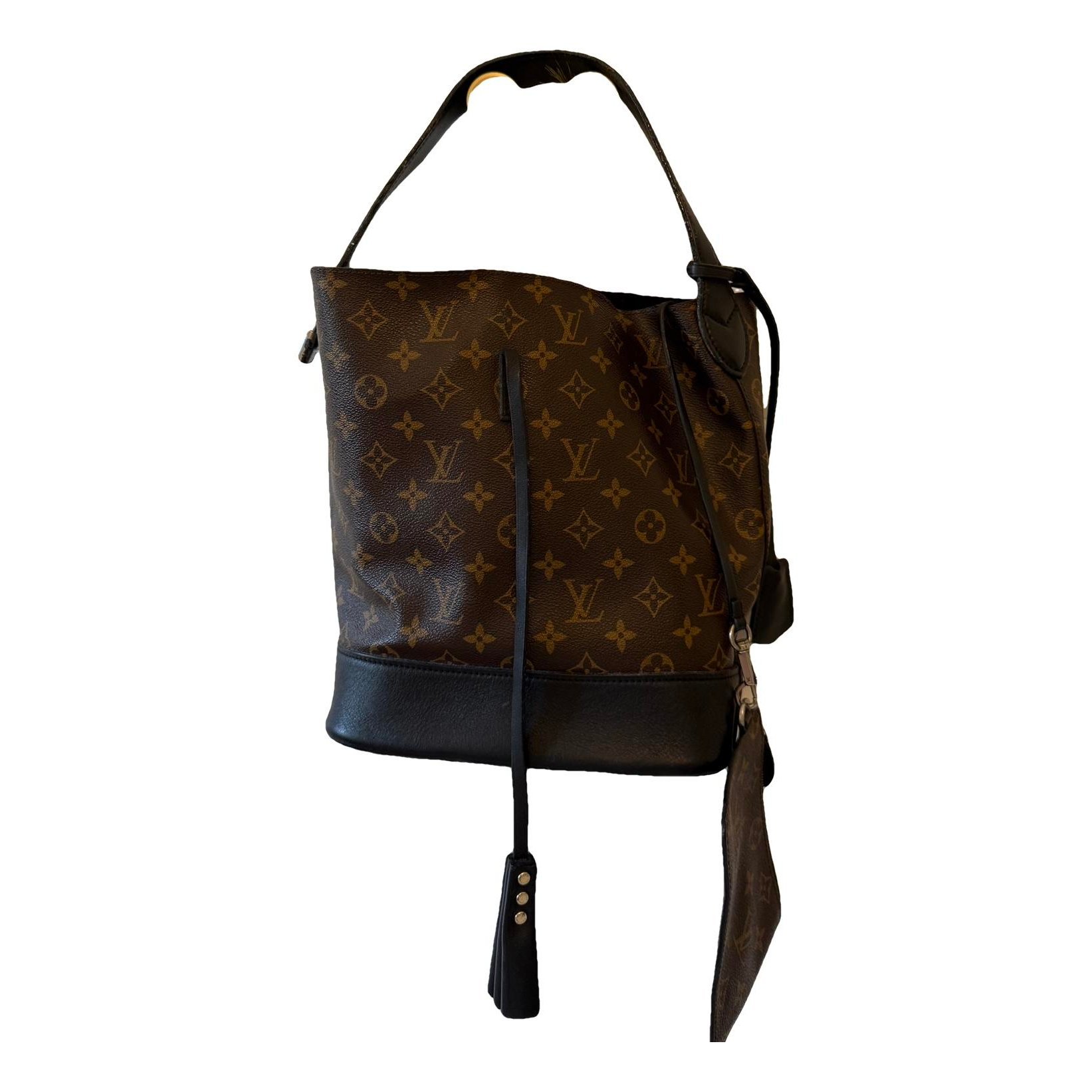 Bucket leather handbag