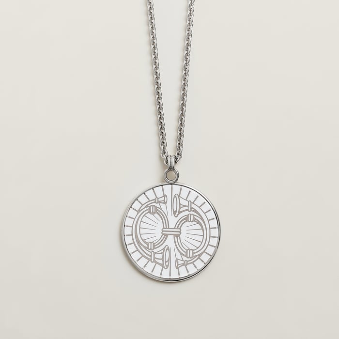 Orfèvre Blanc Platine Blanc Medaille Bijou Deux Cors Necklace, Large Model