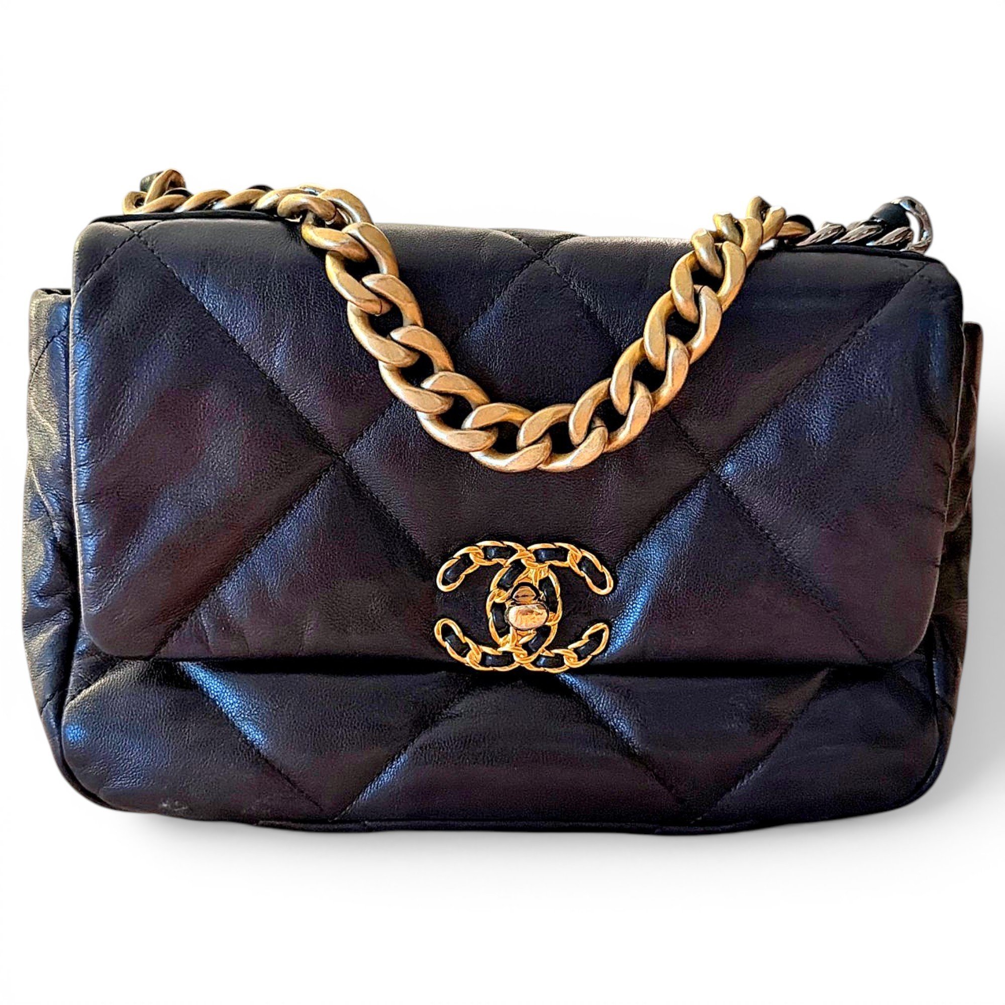 Chanel 19 leather handbag