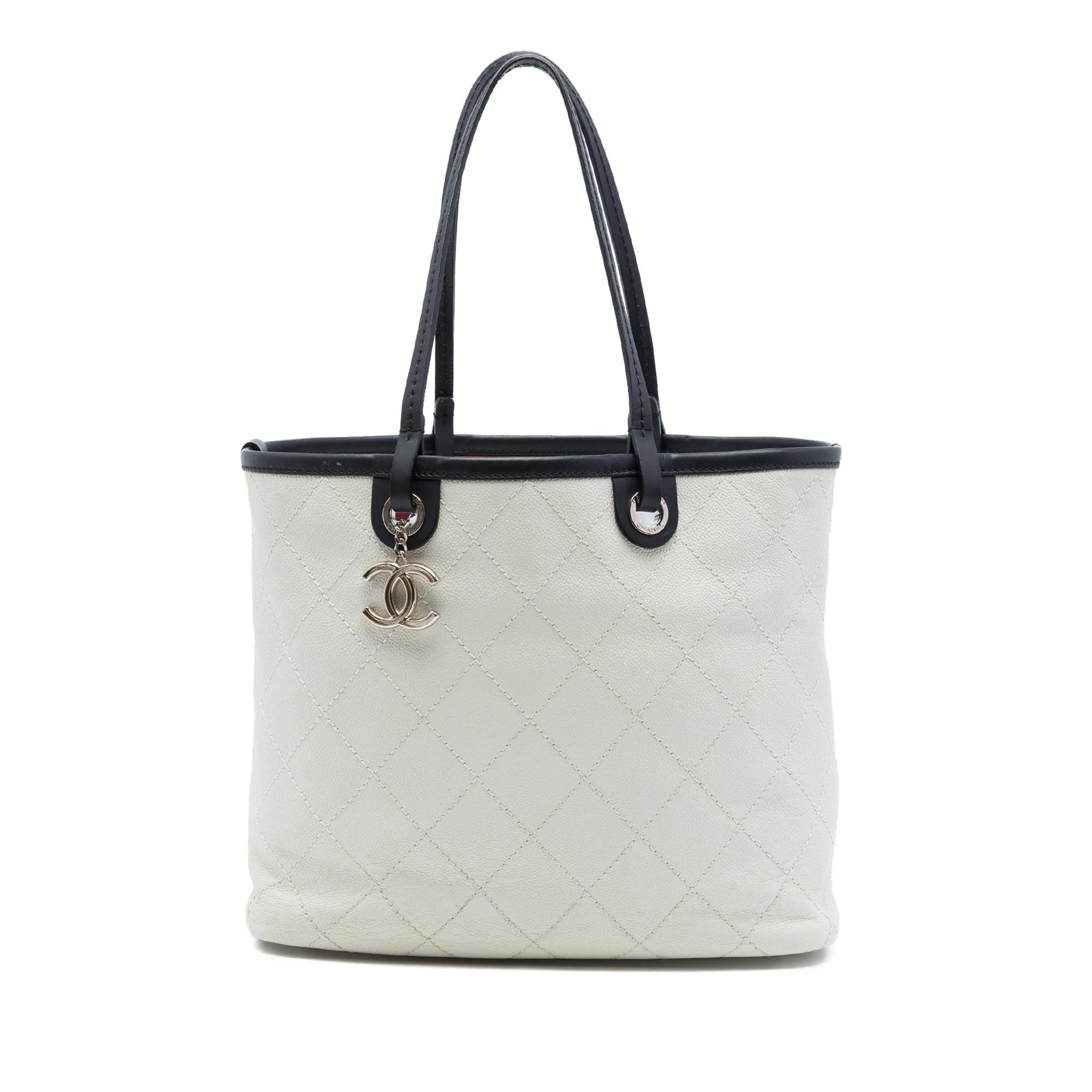 Classic CC Shopping leather handbag