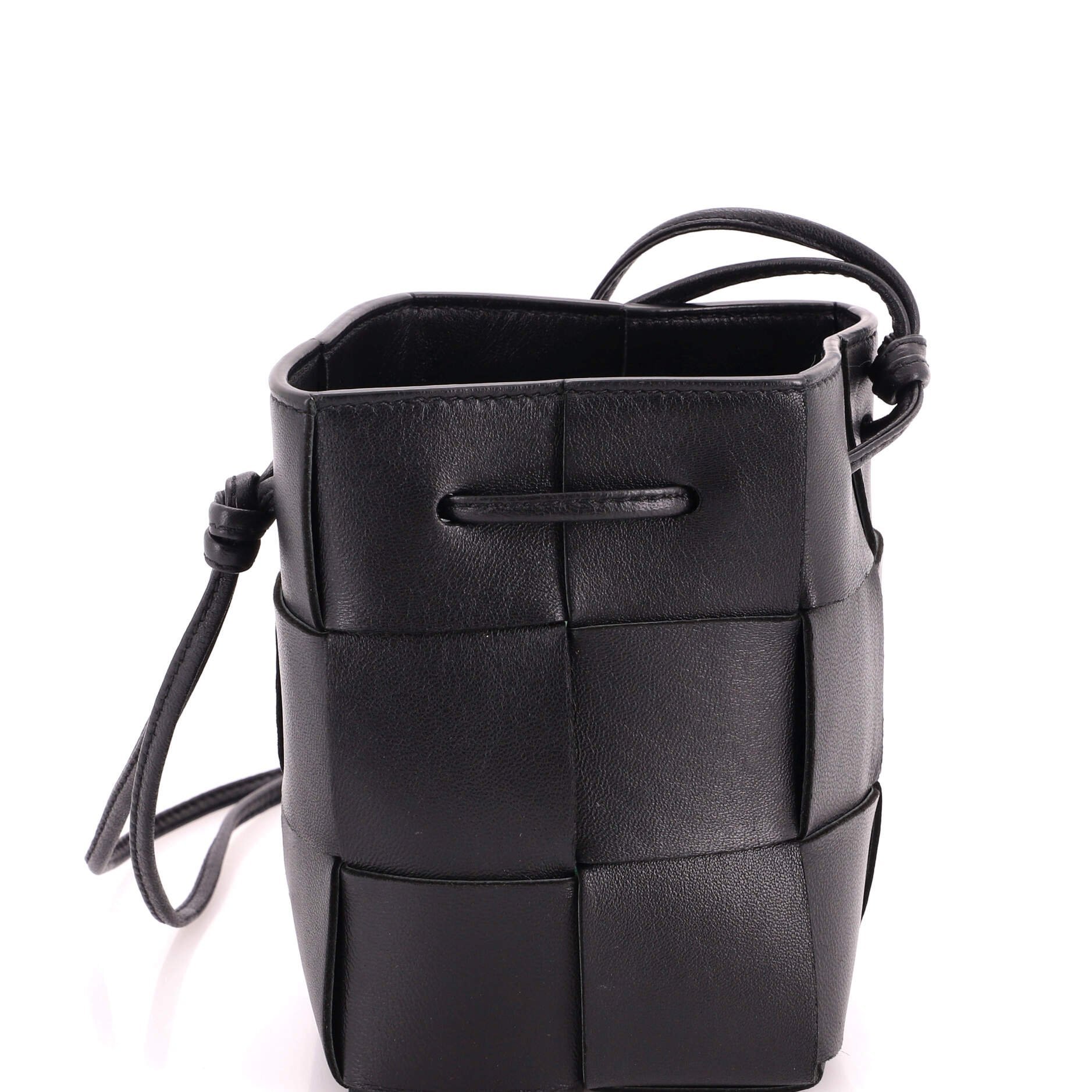 Cassette Bucket leather handbag