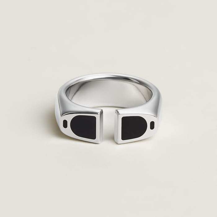 Noir Etrier Ring