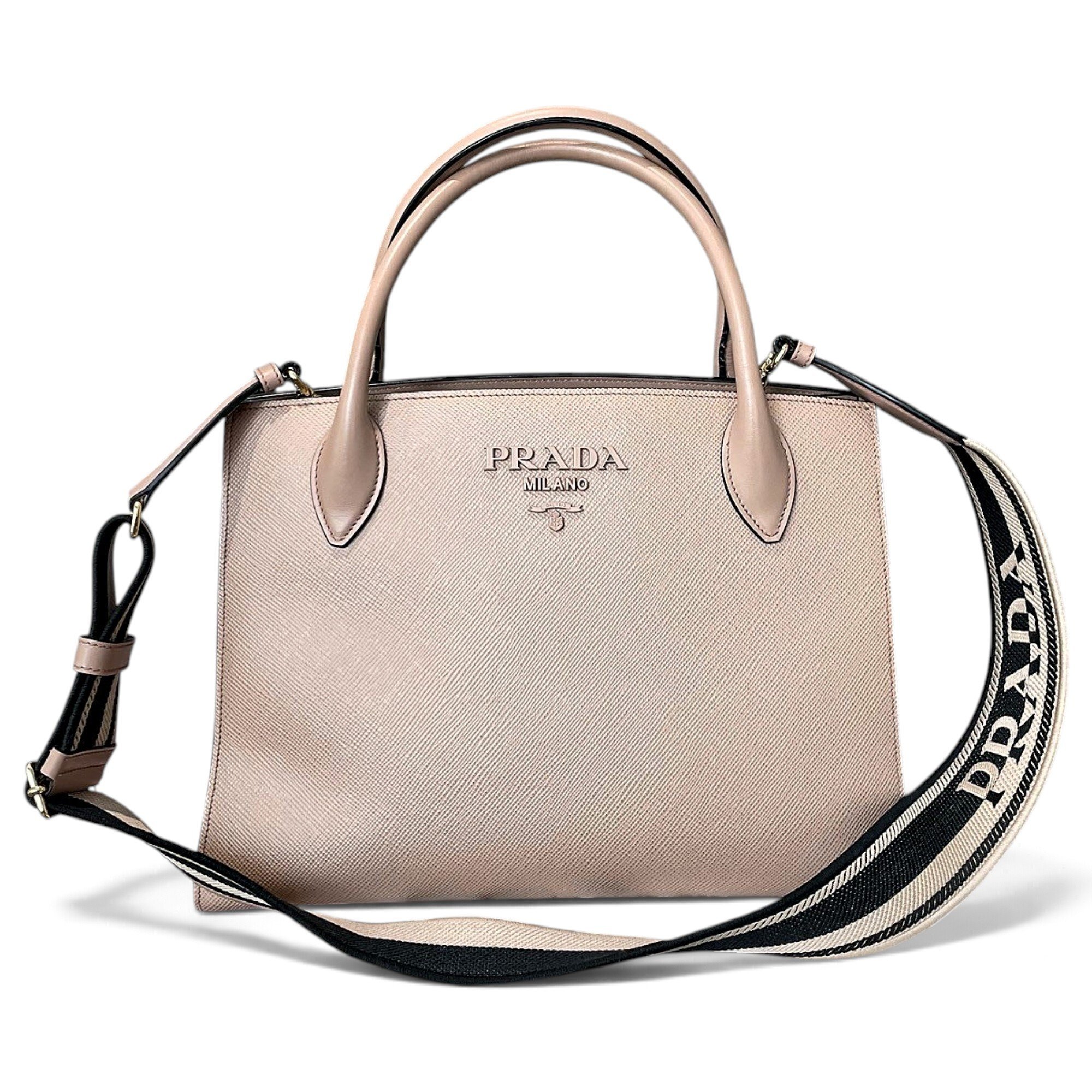 Monochrome leather handbag