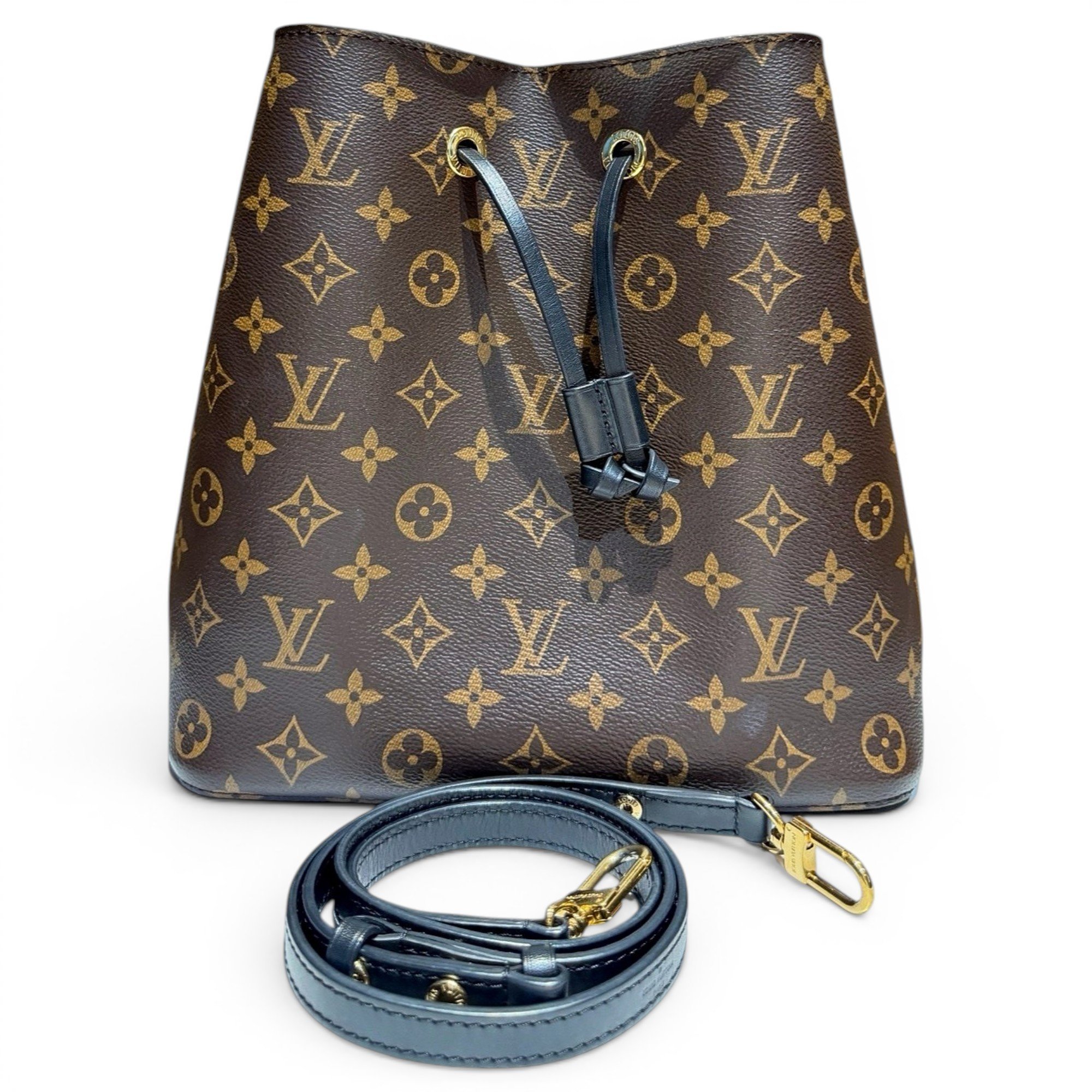 Noé leather handbag