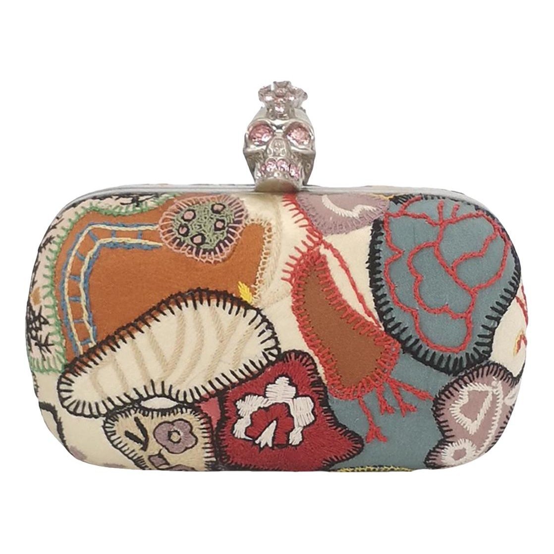 Skull cloth clutch bag