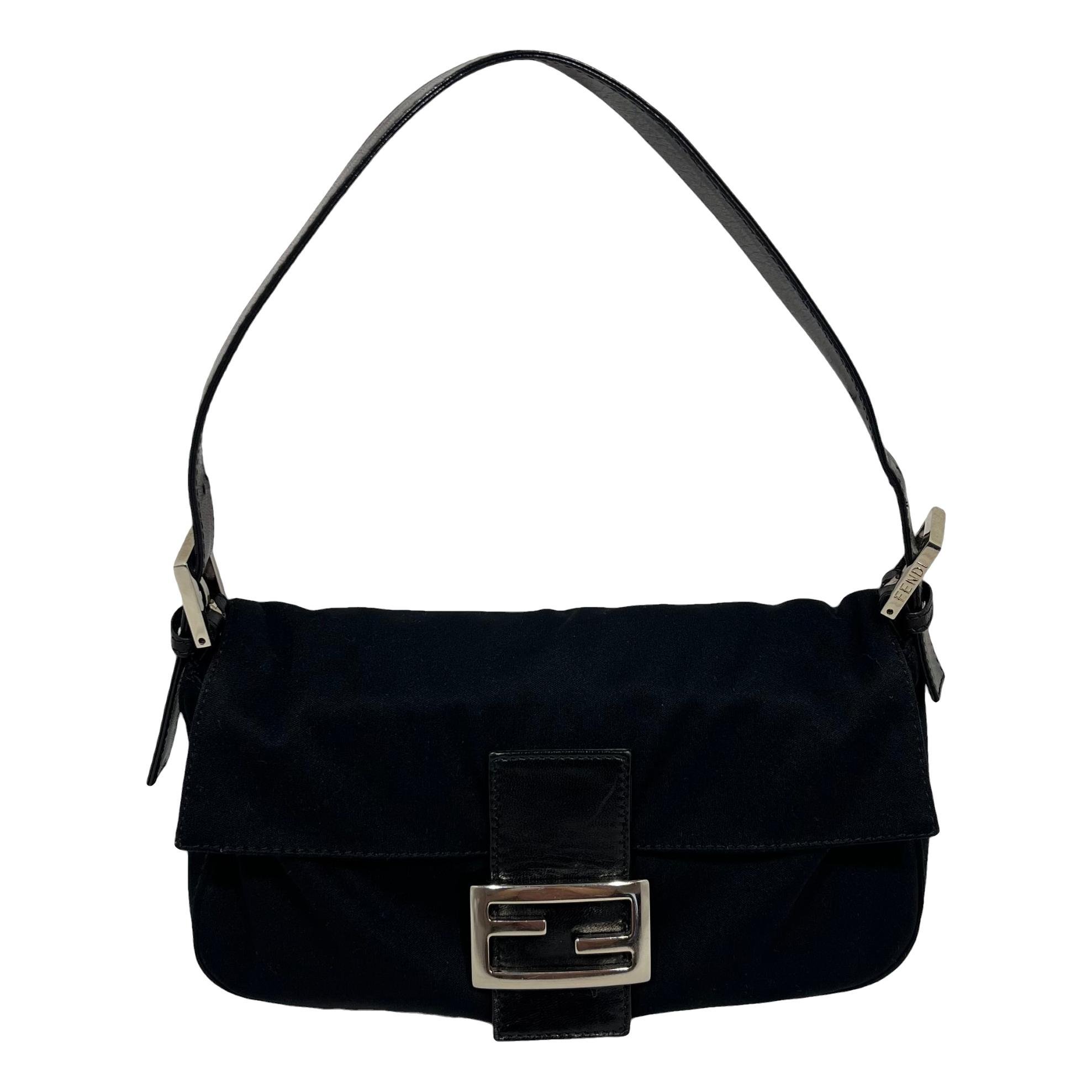 Baguette cloth handbag