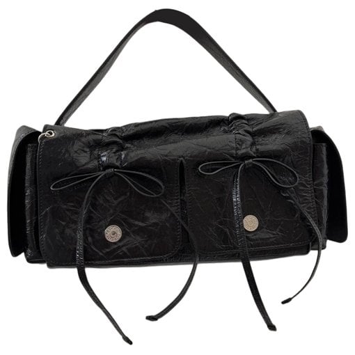 Multipocket leather handbag