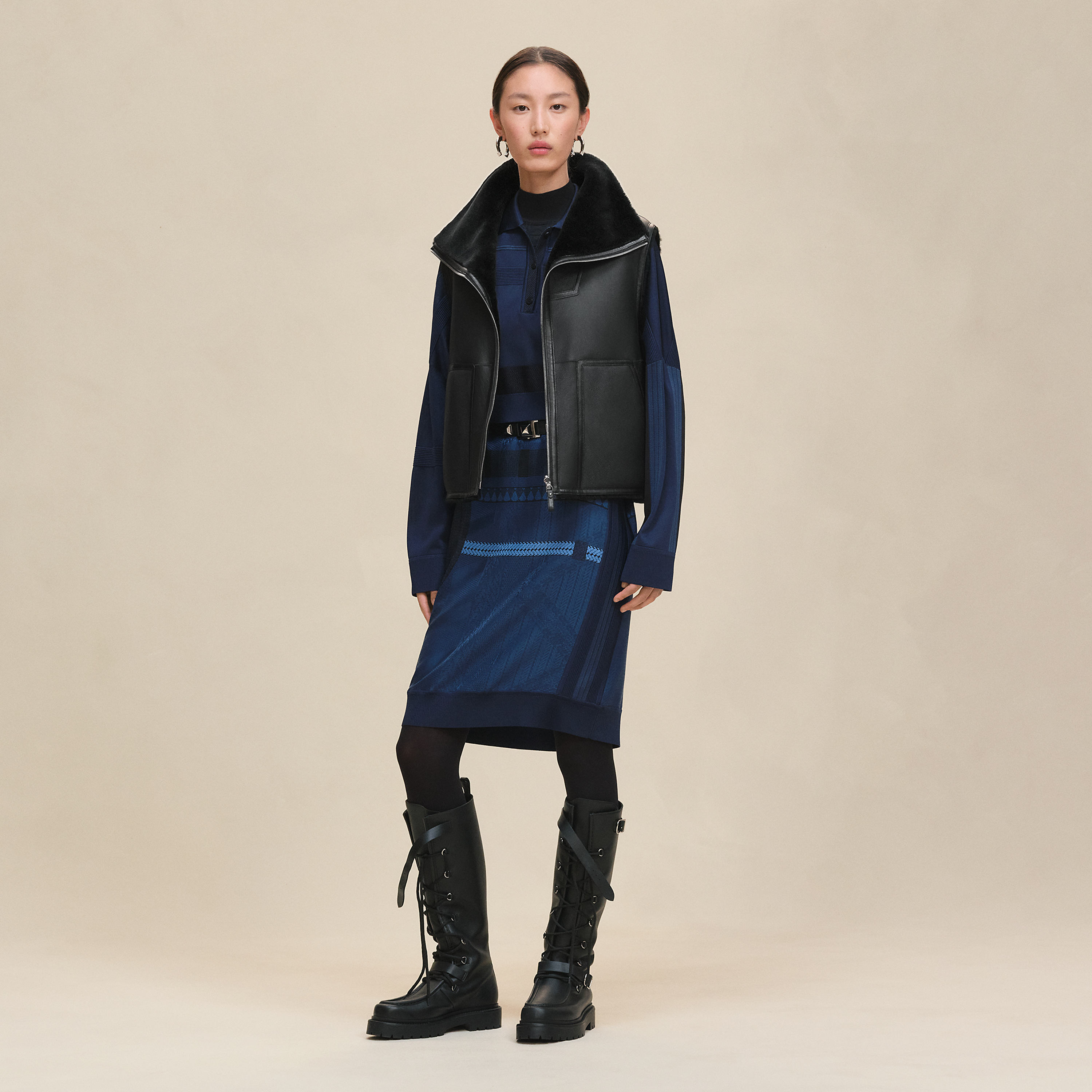 Reversible sleeveless jacket