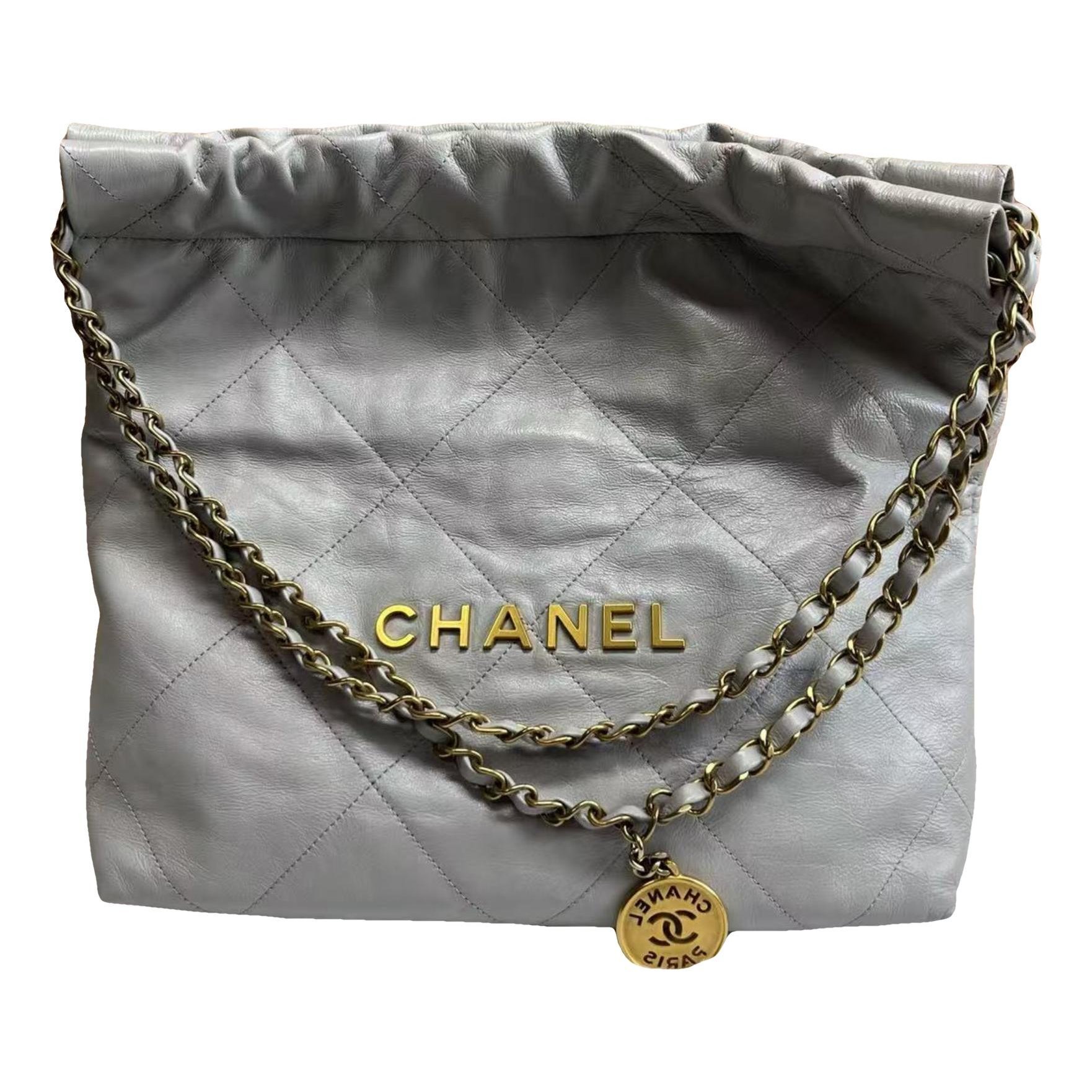 Chanel 22 leather handbag