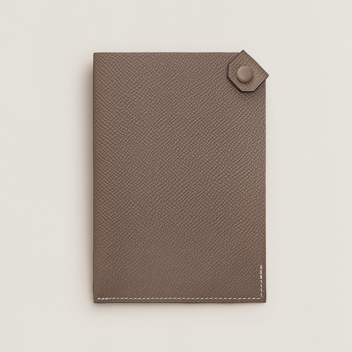 Étoupe Tarmac Passport Holder
