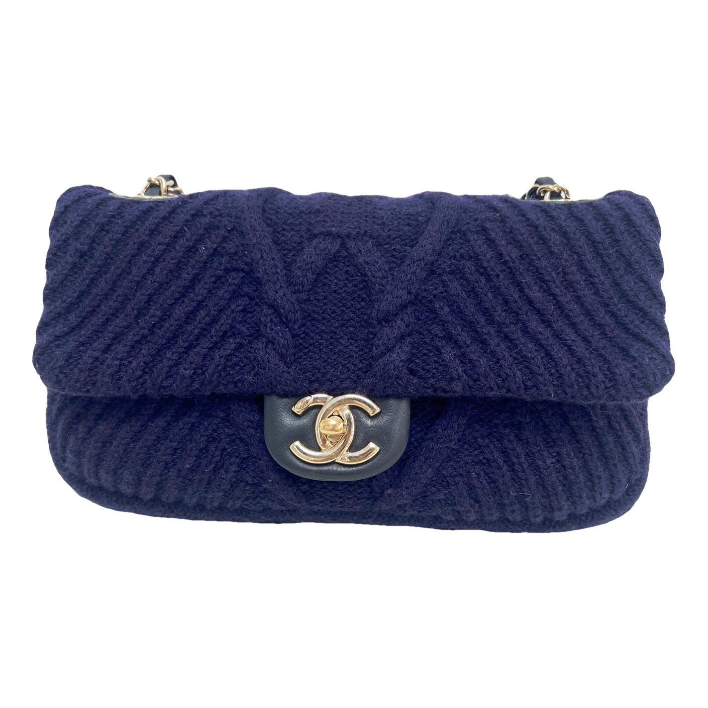 Timeless/Classique tweed crossbody bag