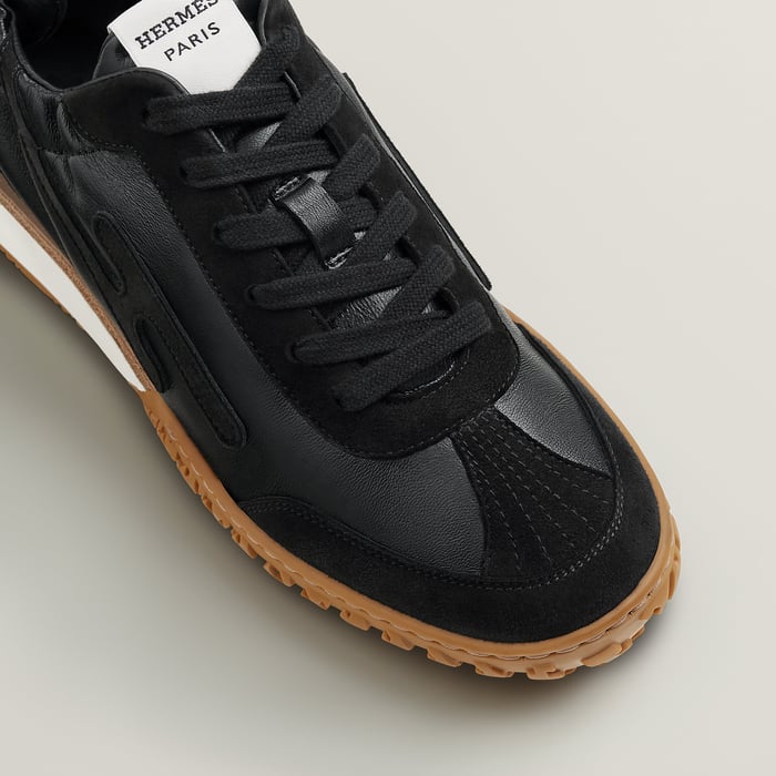 Noir Jet Sneaker