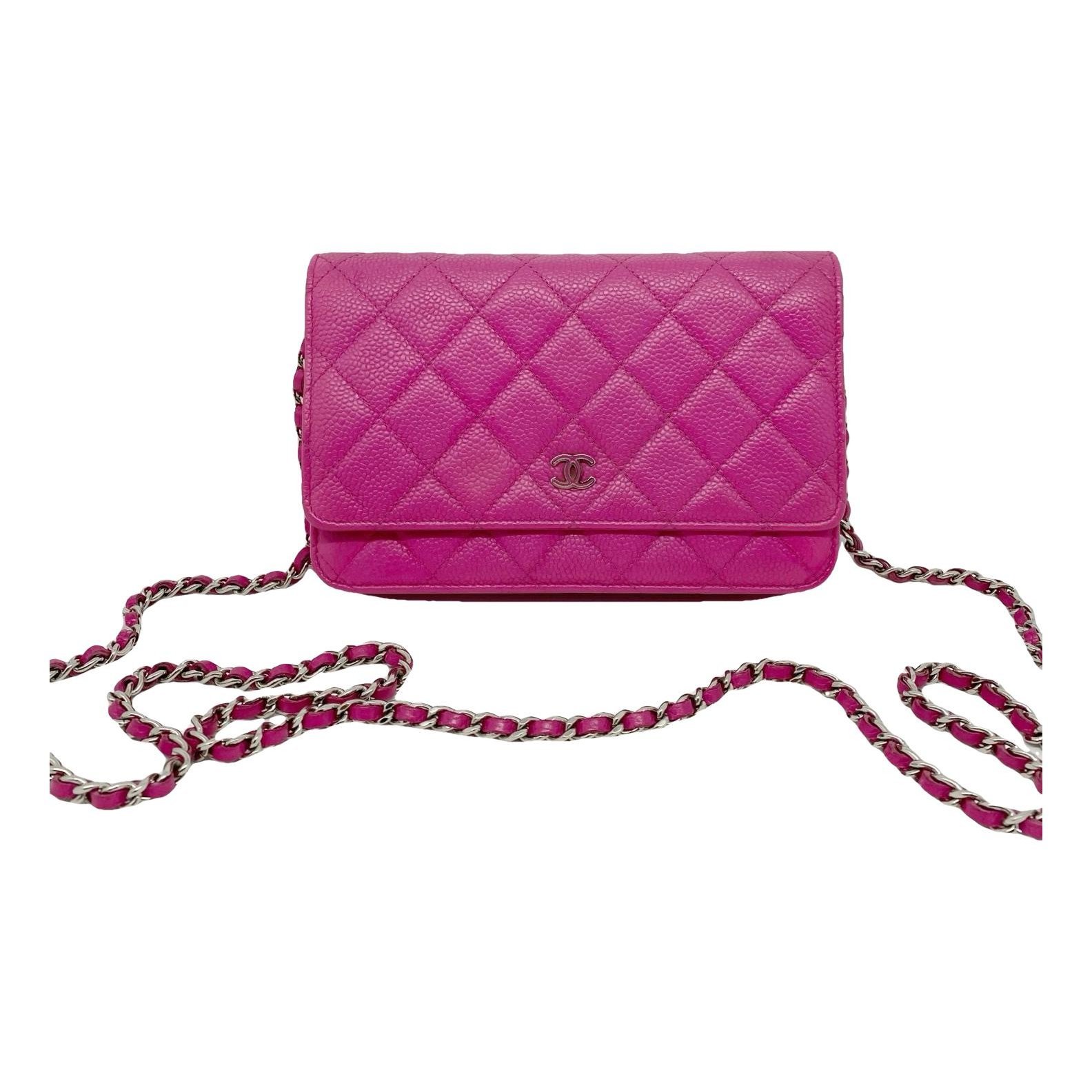 Wallet On Chain leather crossbody bag