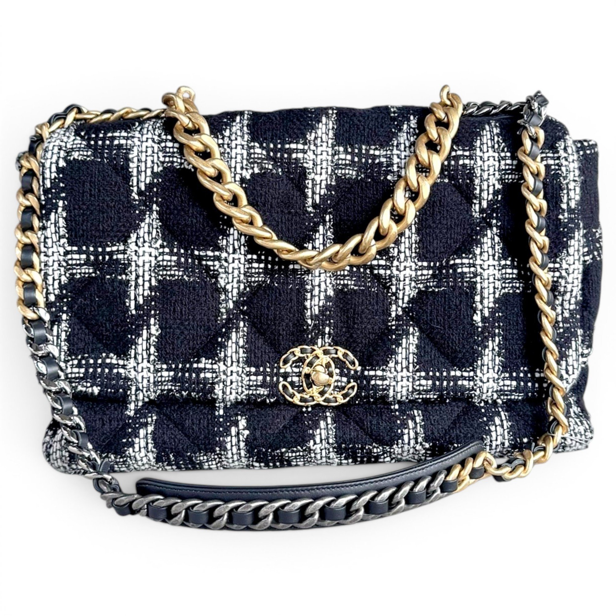 Chanel 19 tweed handbag