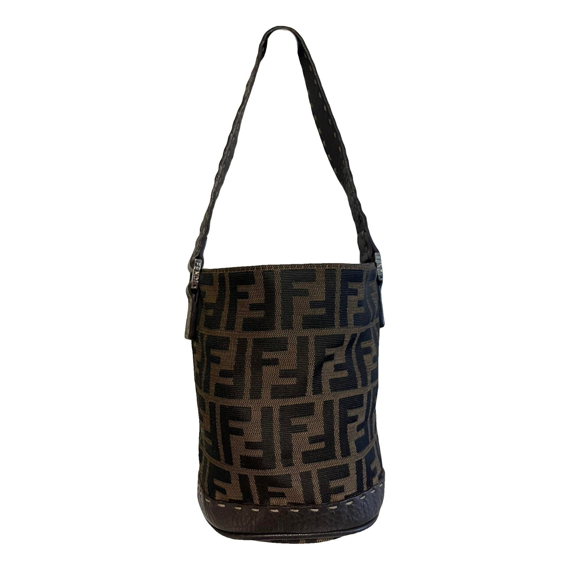 Palazzo Bucket cloth handbag