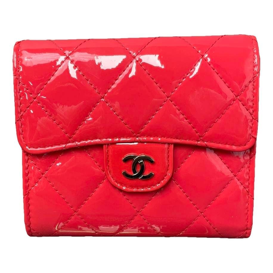 Patent leather handbag