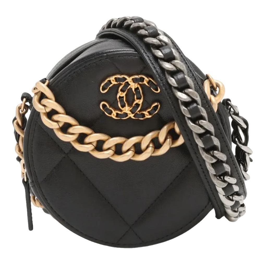 Chanel 19 leather crossbody bag
