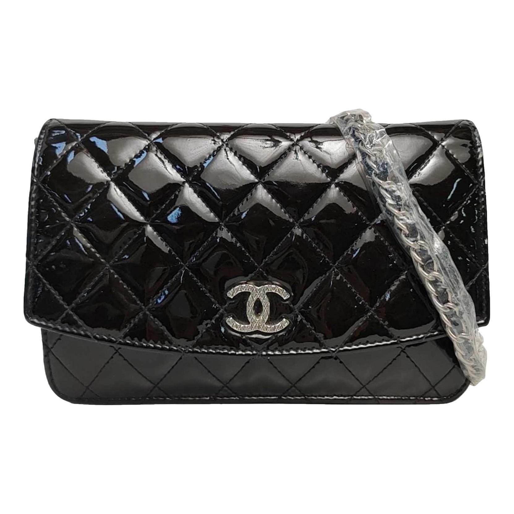Wallet On Chain Gabrielle patent leather crossbody bag