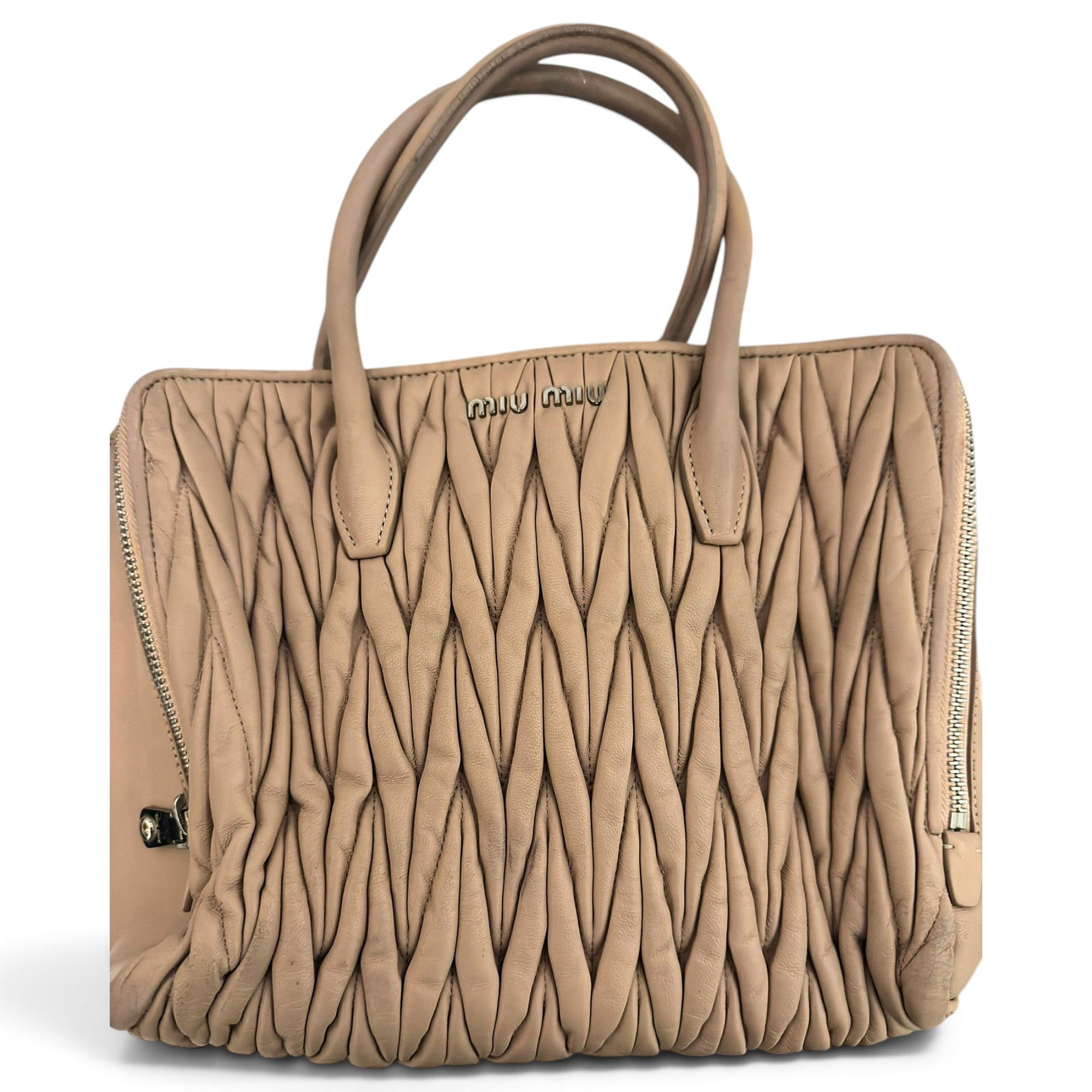 Matelassé leather handbag