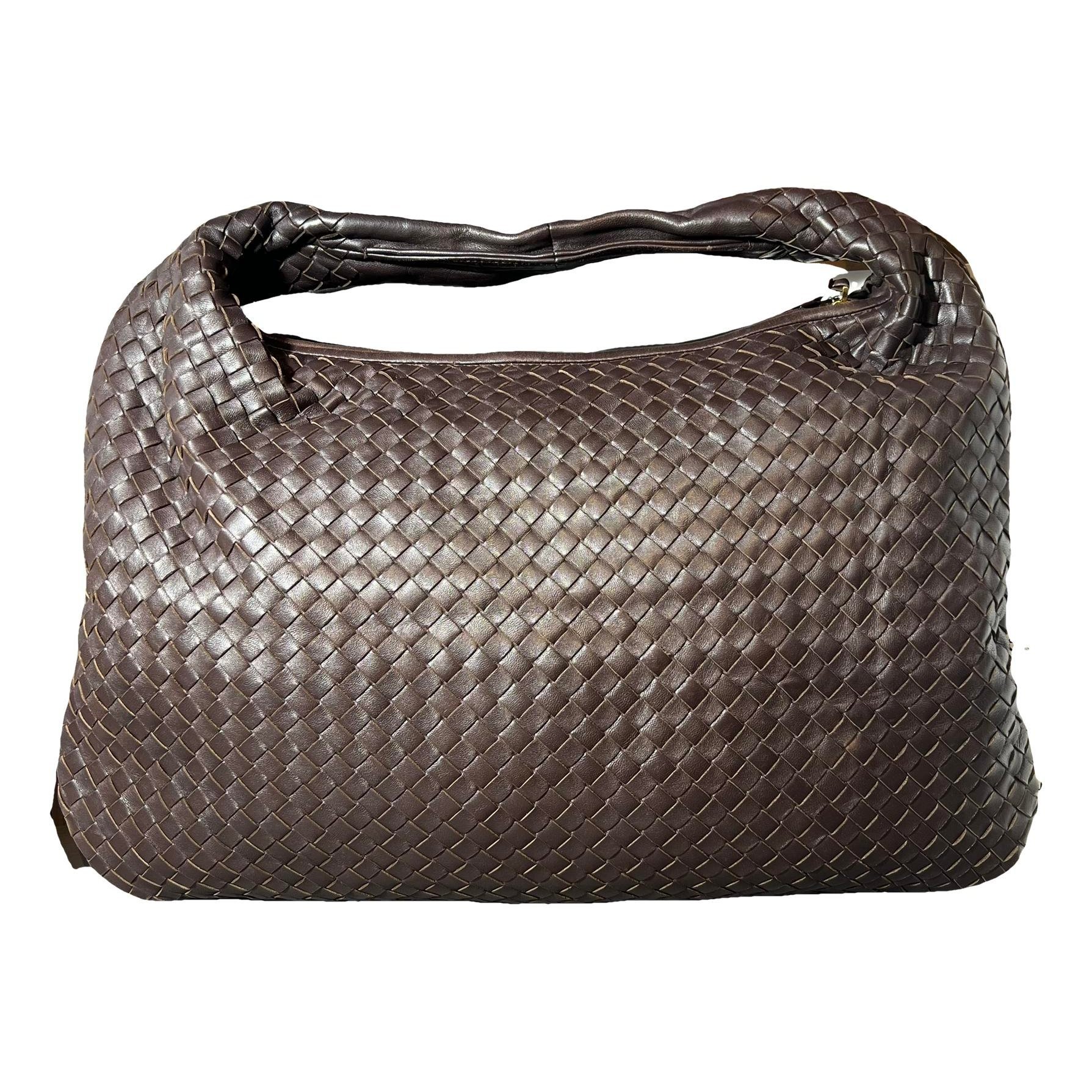 Veneta leather handbag