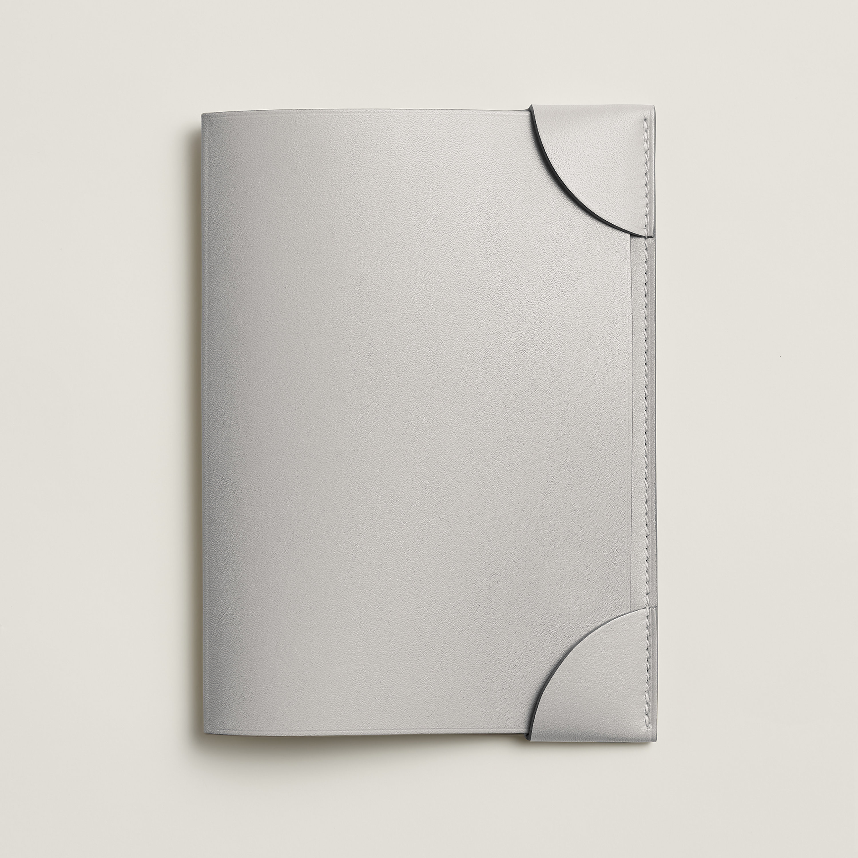 Coins de Malle passport holder