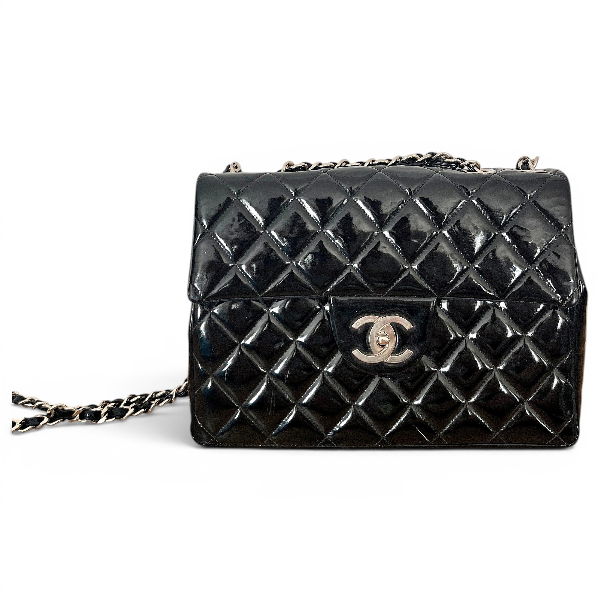 Classic CC Shopping patent leather handbag