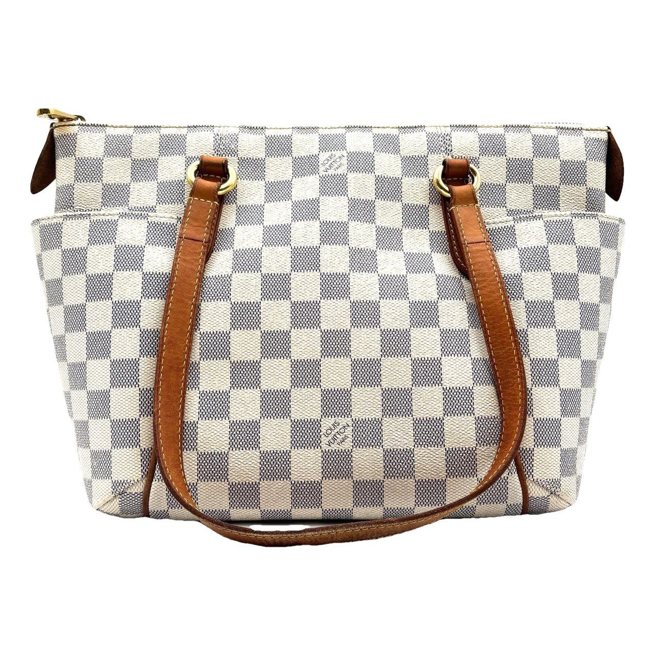 Totally leather handbag