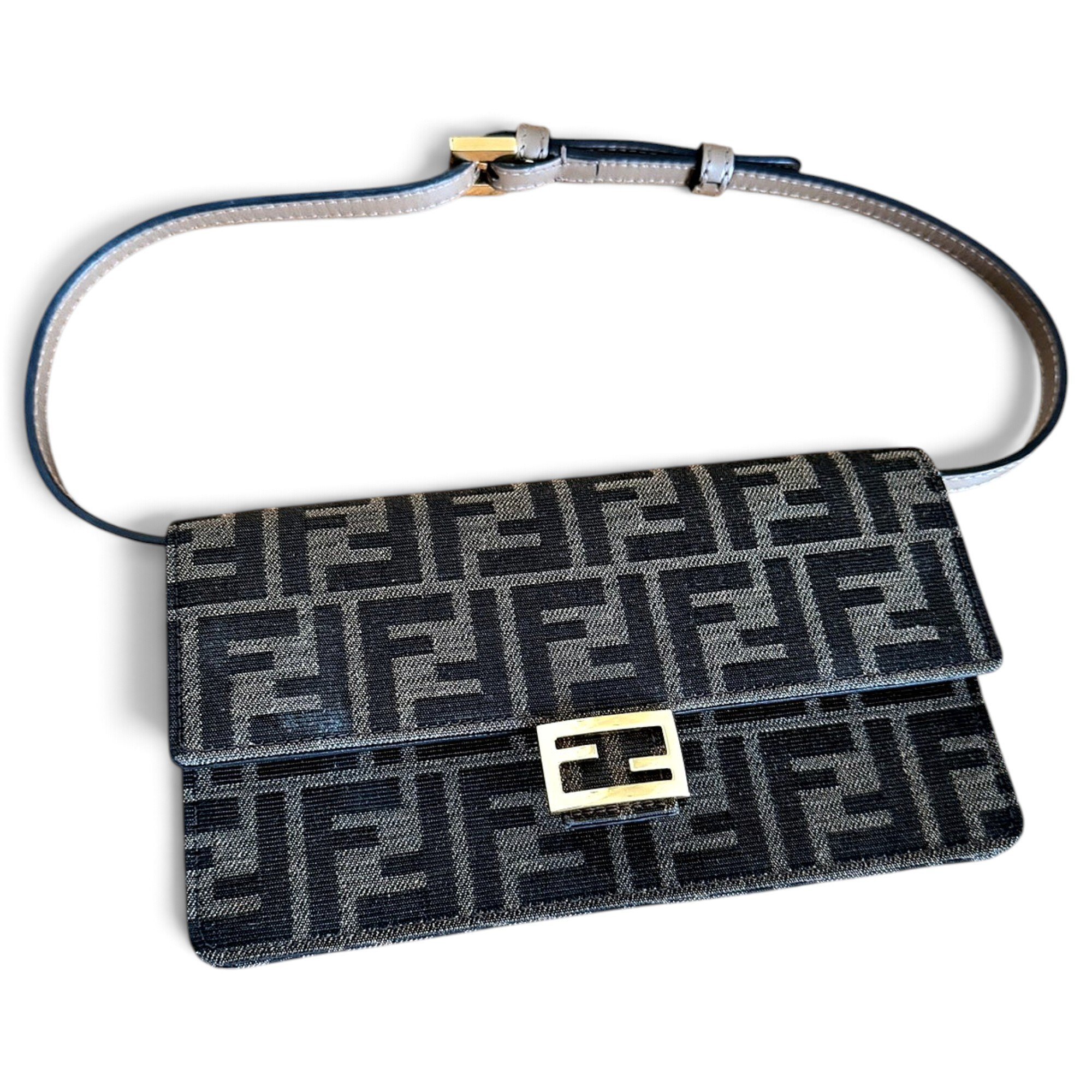 Wallet On Chain handbag