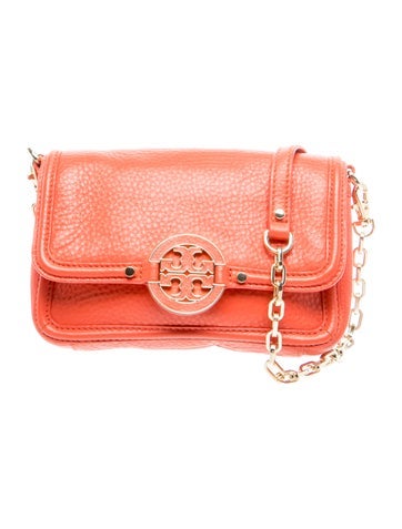 Signature Shoulder Bag