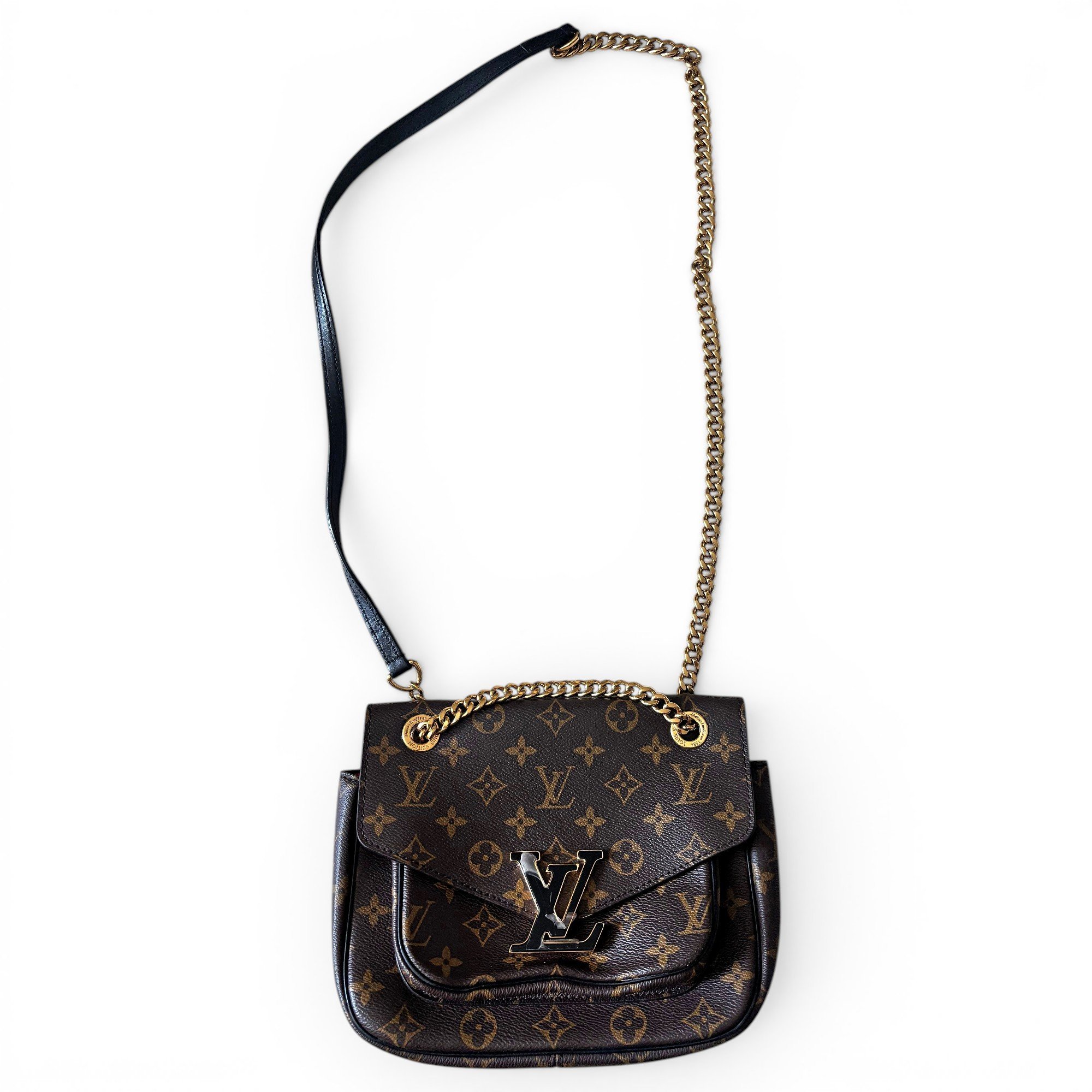 Passy leather crossbody bag